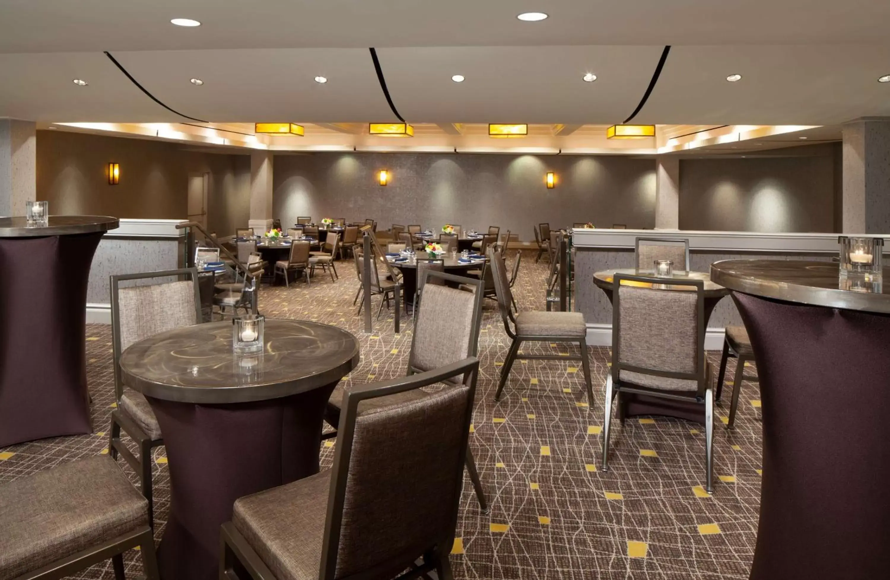 Meeting/conference room, Restaurant/Places to Eat in Hilton Boston Back Bay