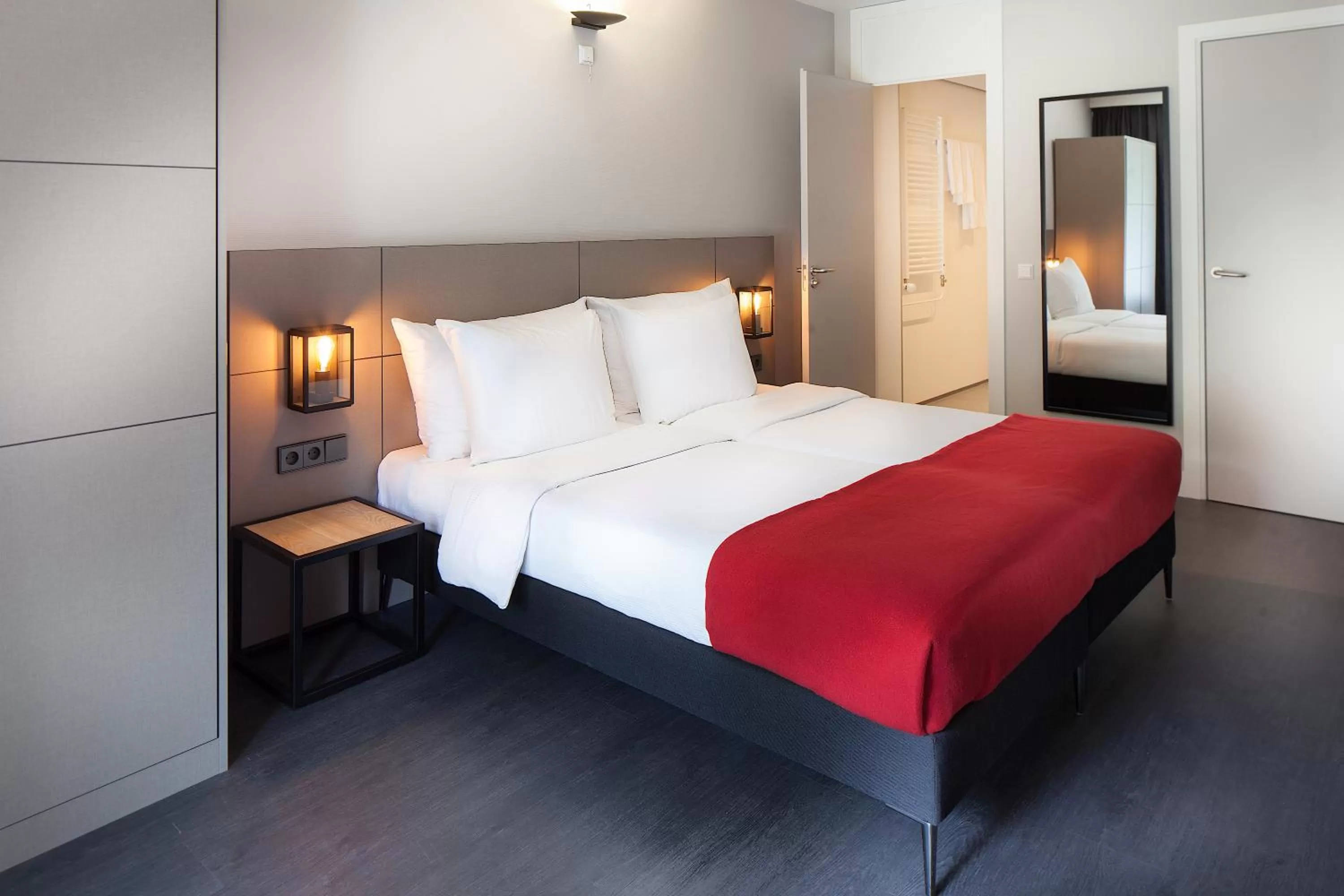 Bedroom, Bed in Golden Tulip Zoetermeer - Den Haag