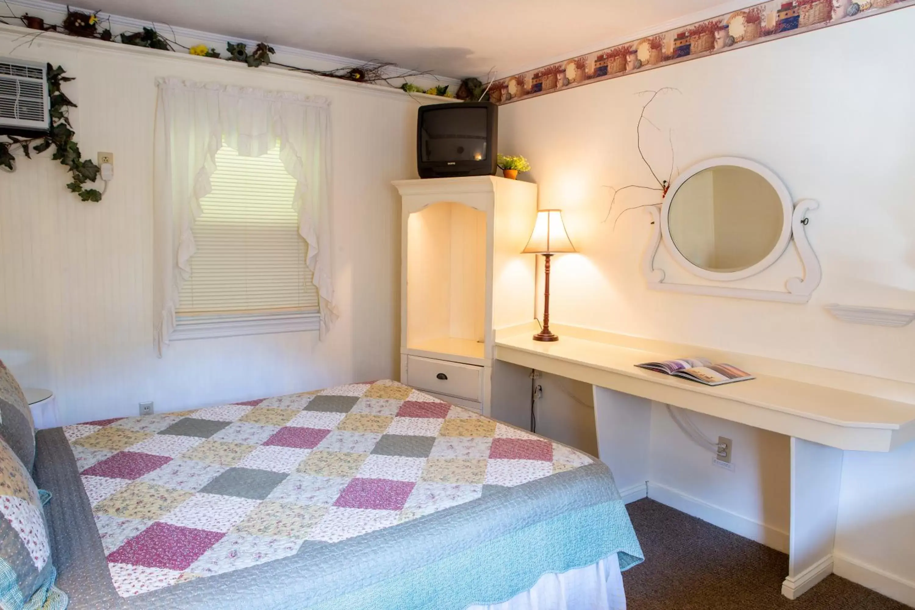 Bed, Bathroom in The Chimney Rock Inn & Cottages