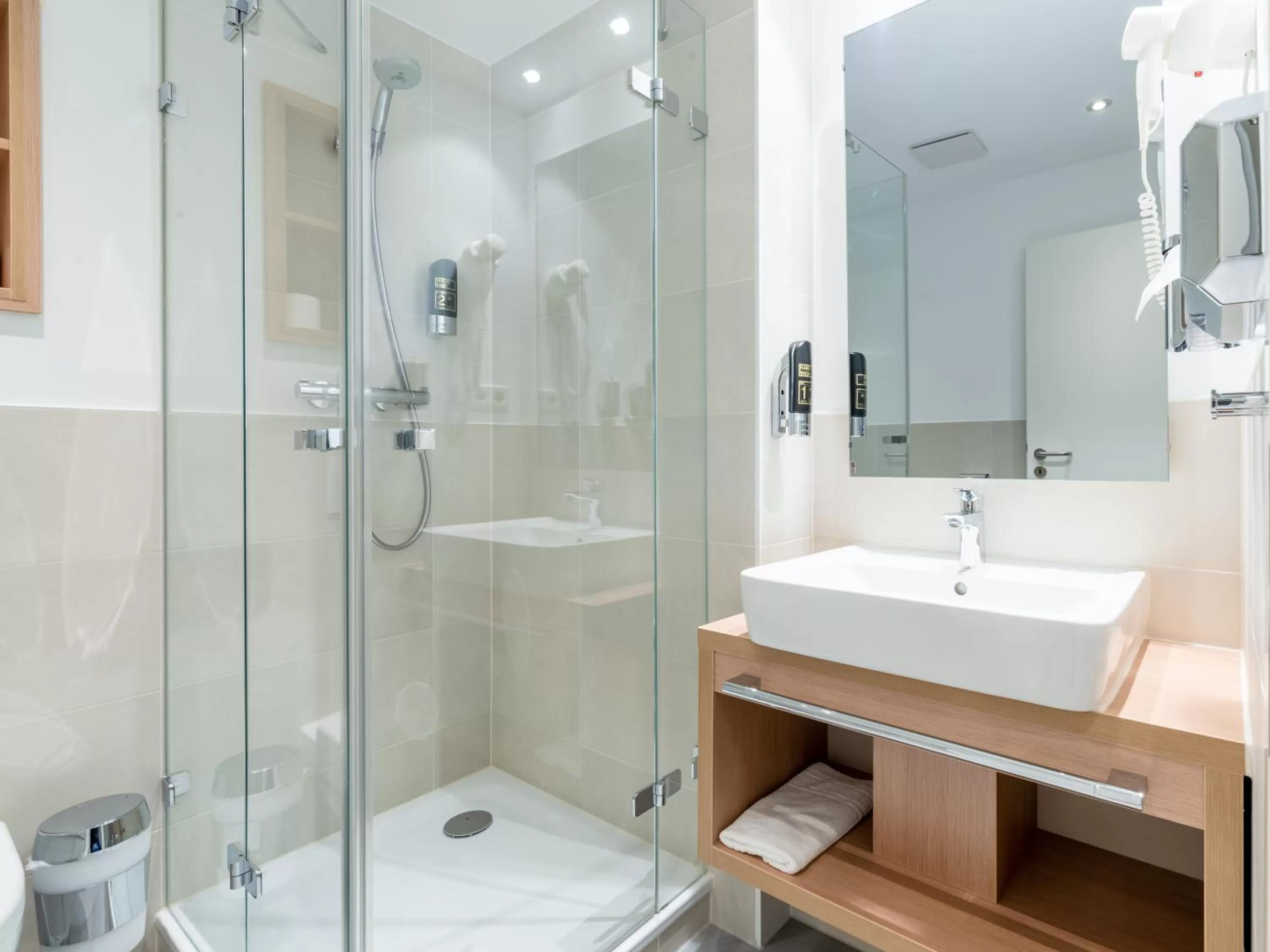 Bathroom in Nordsee-Hotel Hinrichsen