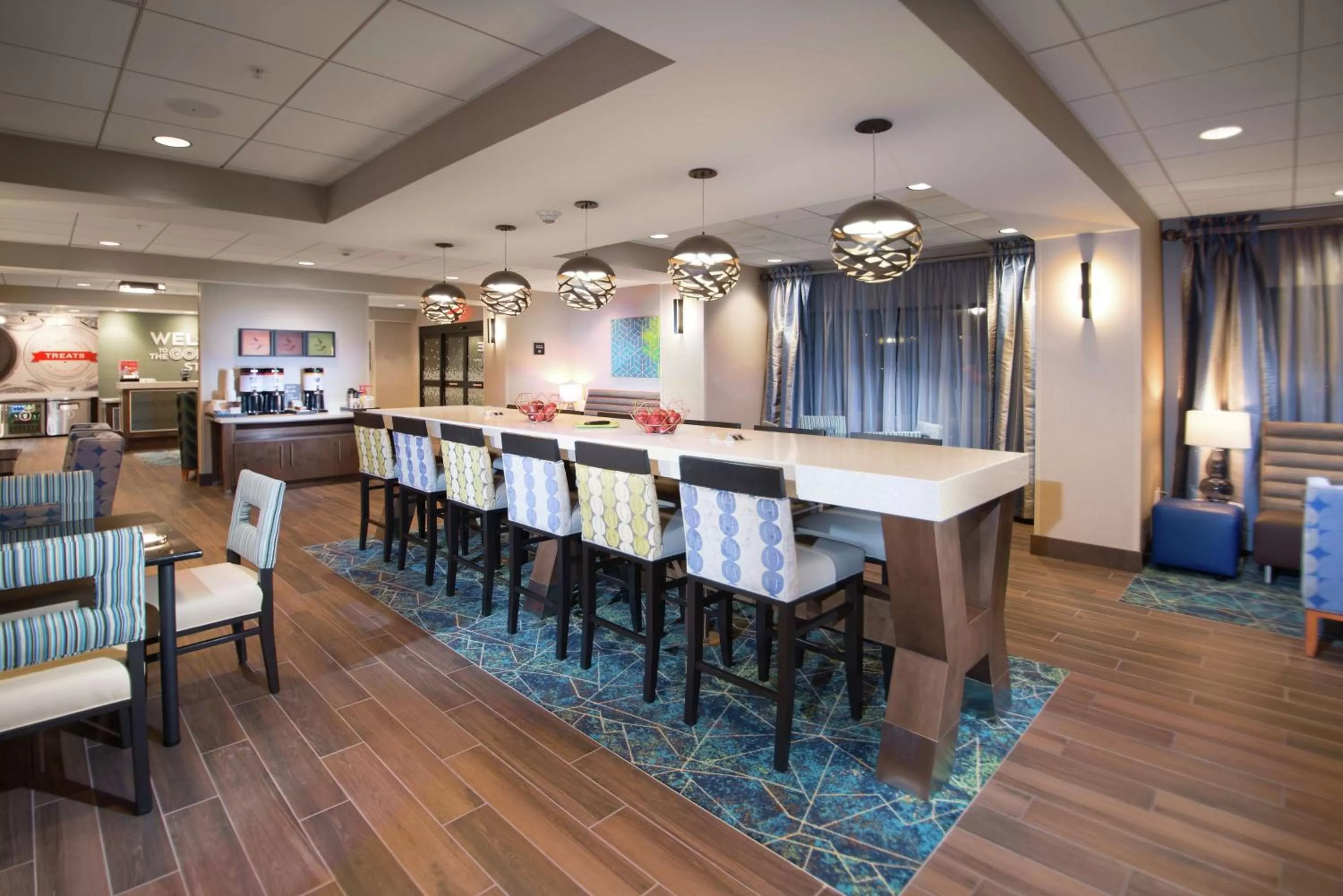 Dining area in Hampton Inn Arvin Tejon Ranch, Ca