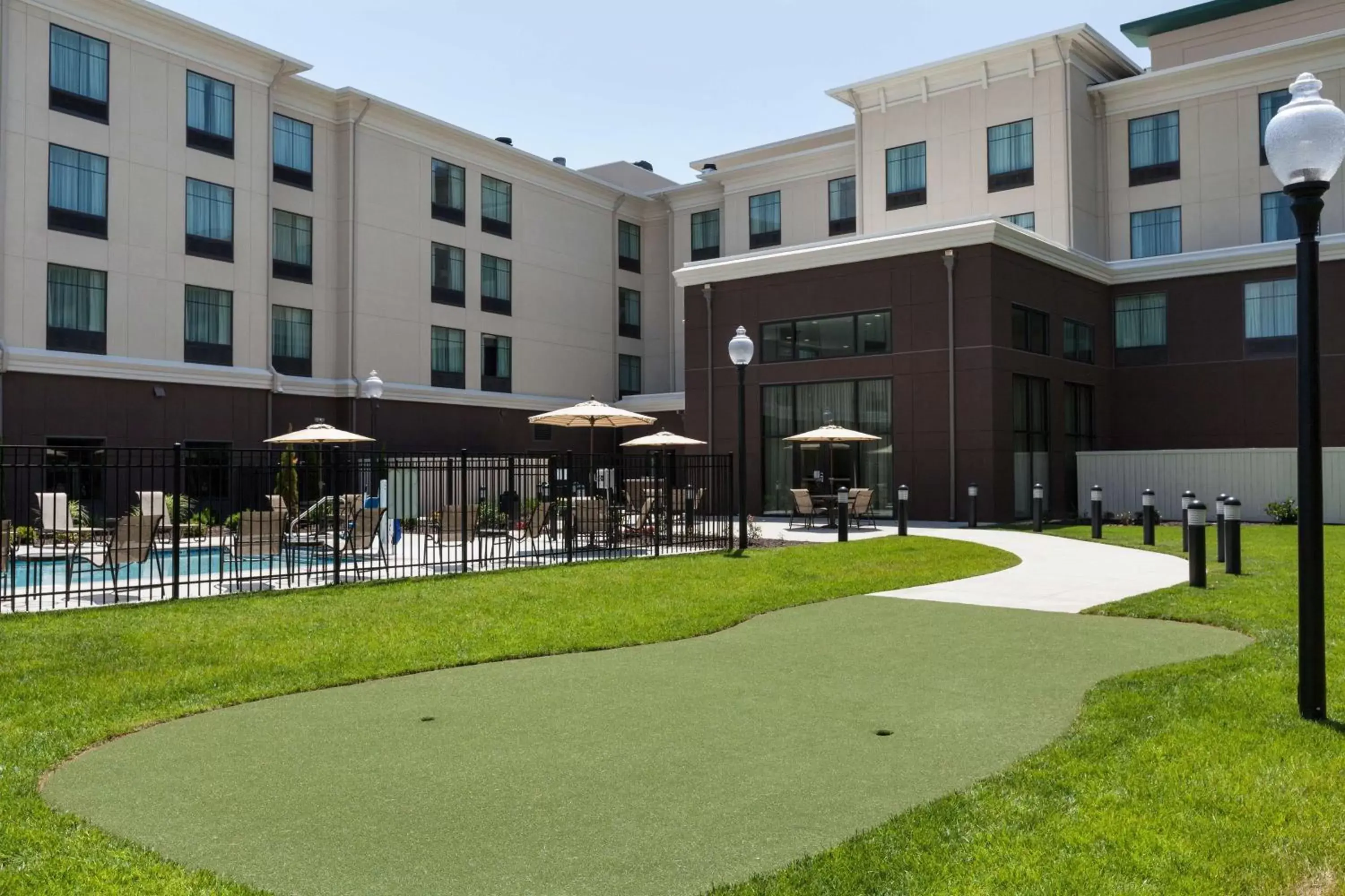 Inner courtyard view, Property Building in Homewood Suites by Hilton Huntsville-Downtown