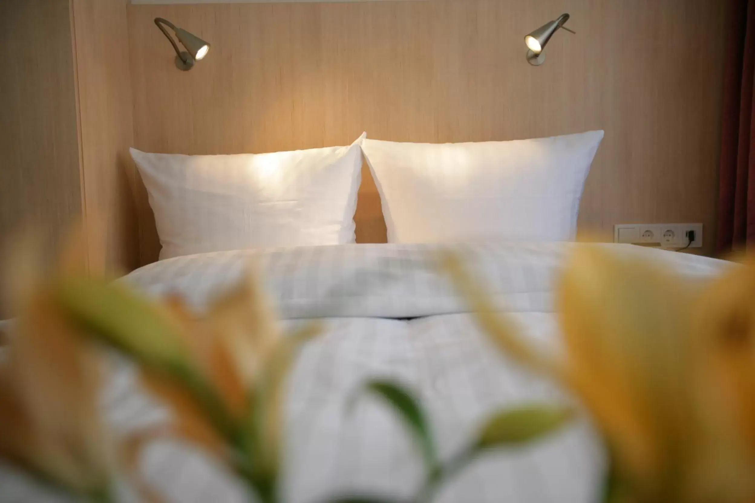 Bed in Hotel Senator München