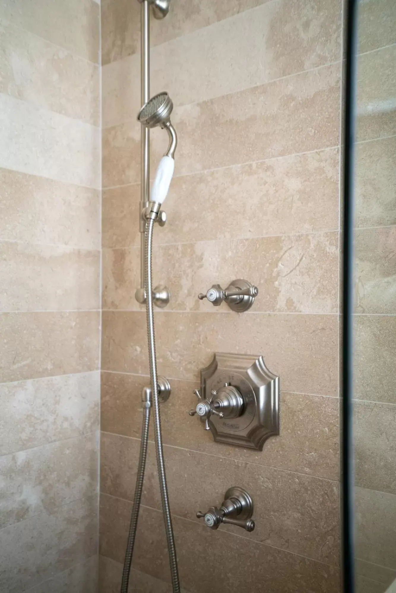 Shower, Bathroom in Hotel Saint-Louis en L'Isle