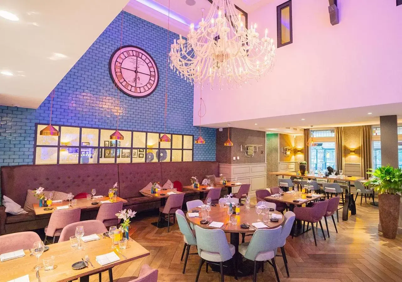 Property building, Restaurant/Places to Eat in Brasserie-Hotel Antje van de Statie