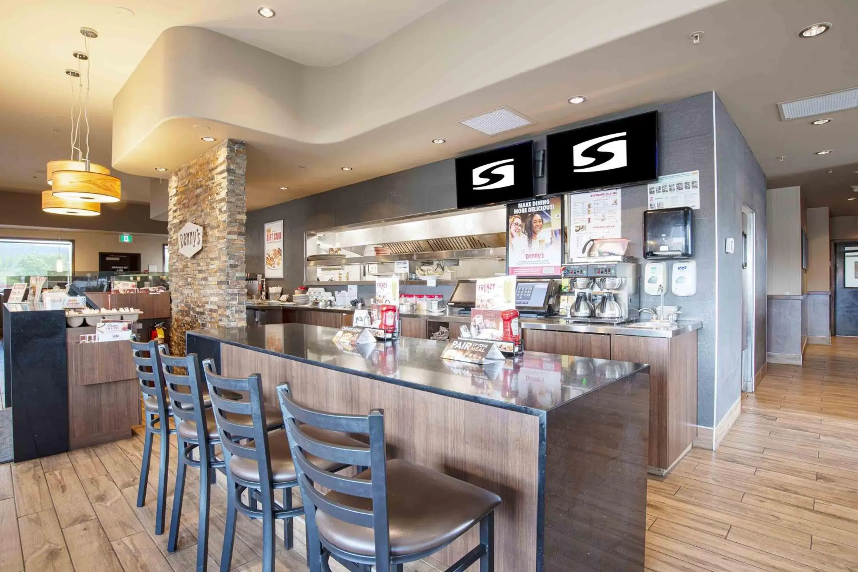 Restaurant/places to eat in Sandman Hotel Quesnel Restaurant/places to eat in Sandman Hotel Quesnel