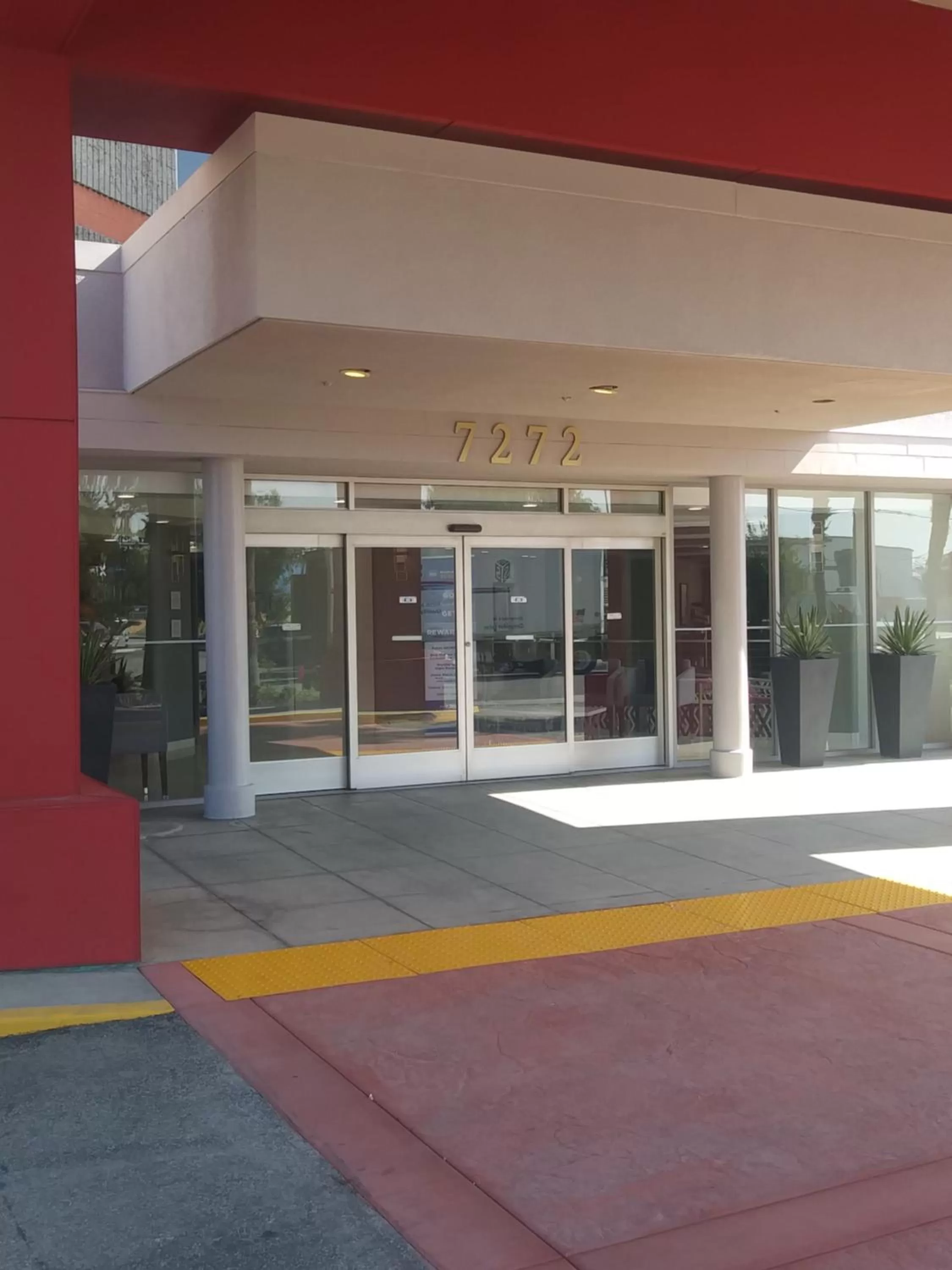 Facade/entrance in Best Western Plus Commerce Hotel