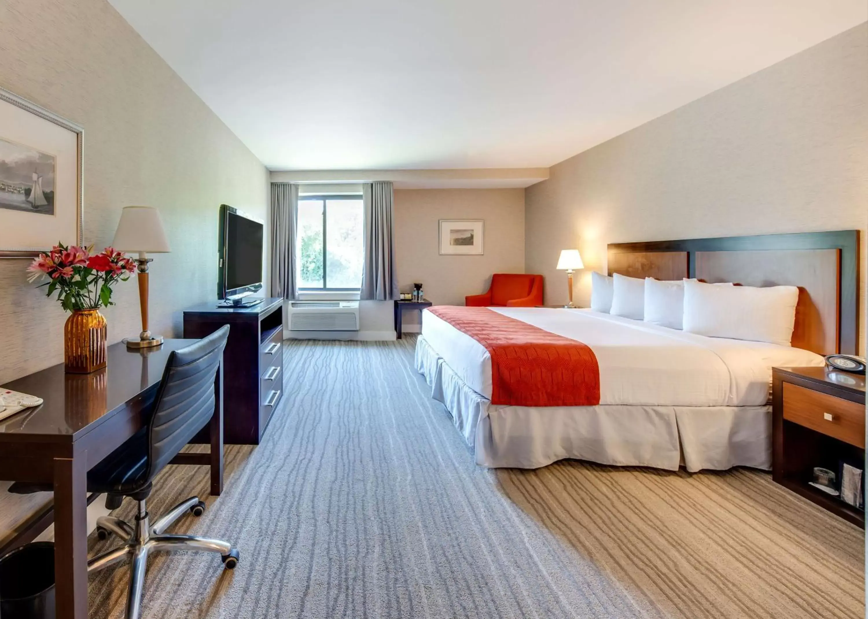 King Room - Disability Access/Non-Smoking in Heritage Hotel, Golf, Spa & Conference Center, BW Premier Collection King Room - Disability Access/Non-Smoking in Heritage Hotel, Golf, Spa & Conference Center, BW Premier Collection