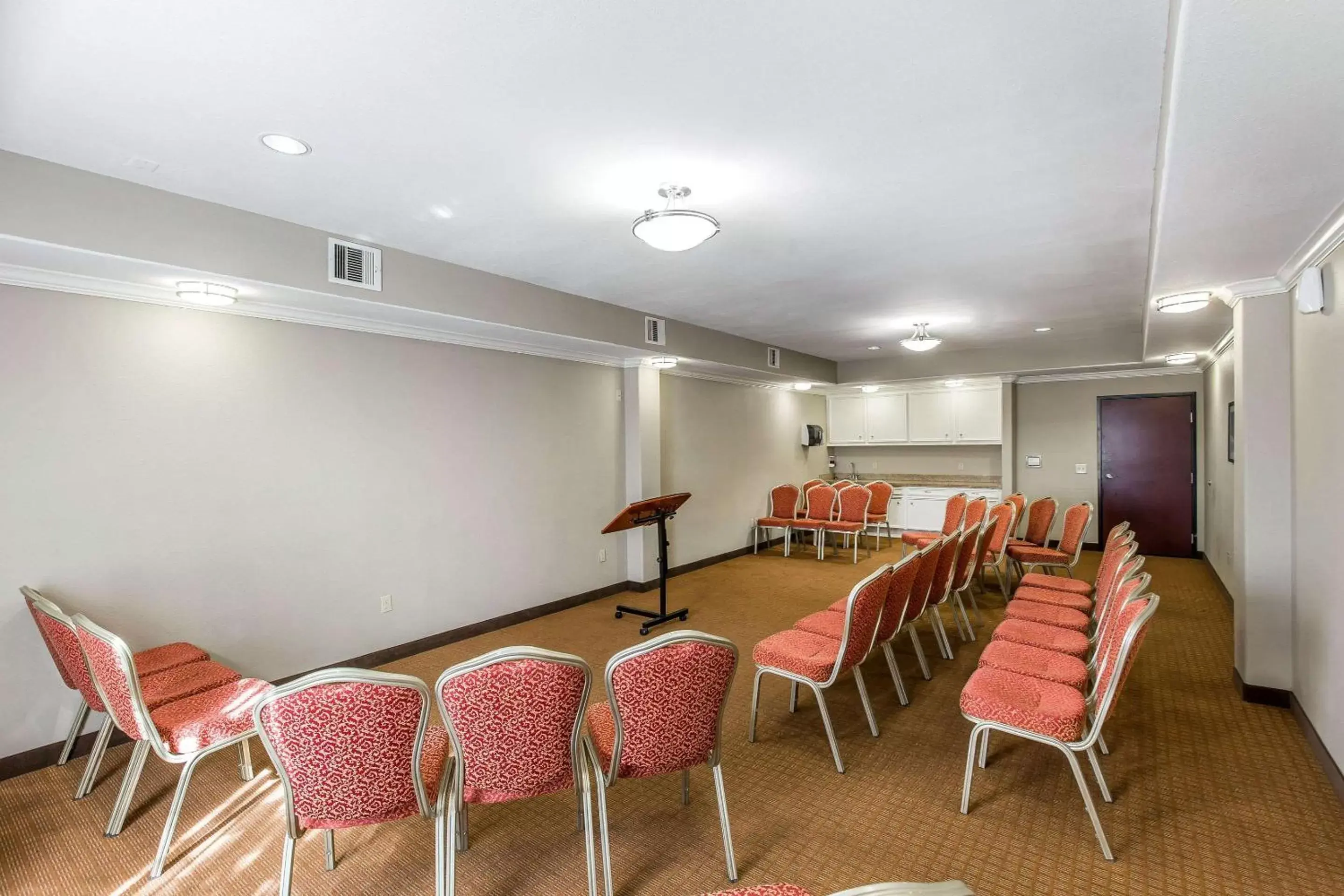 Seating area in Sleep Inn & Suites Bush Intercontinental - IAH East