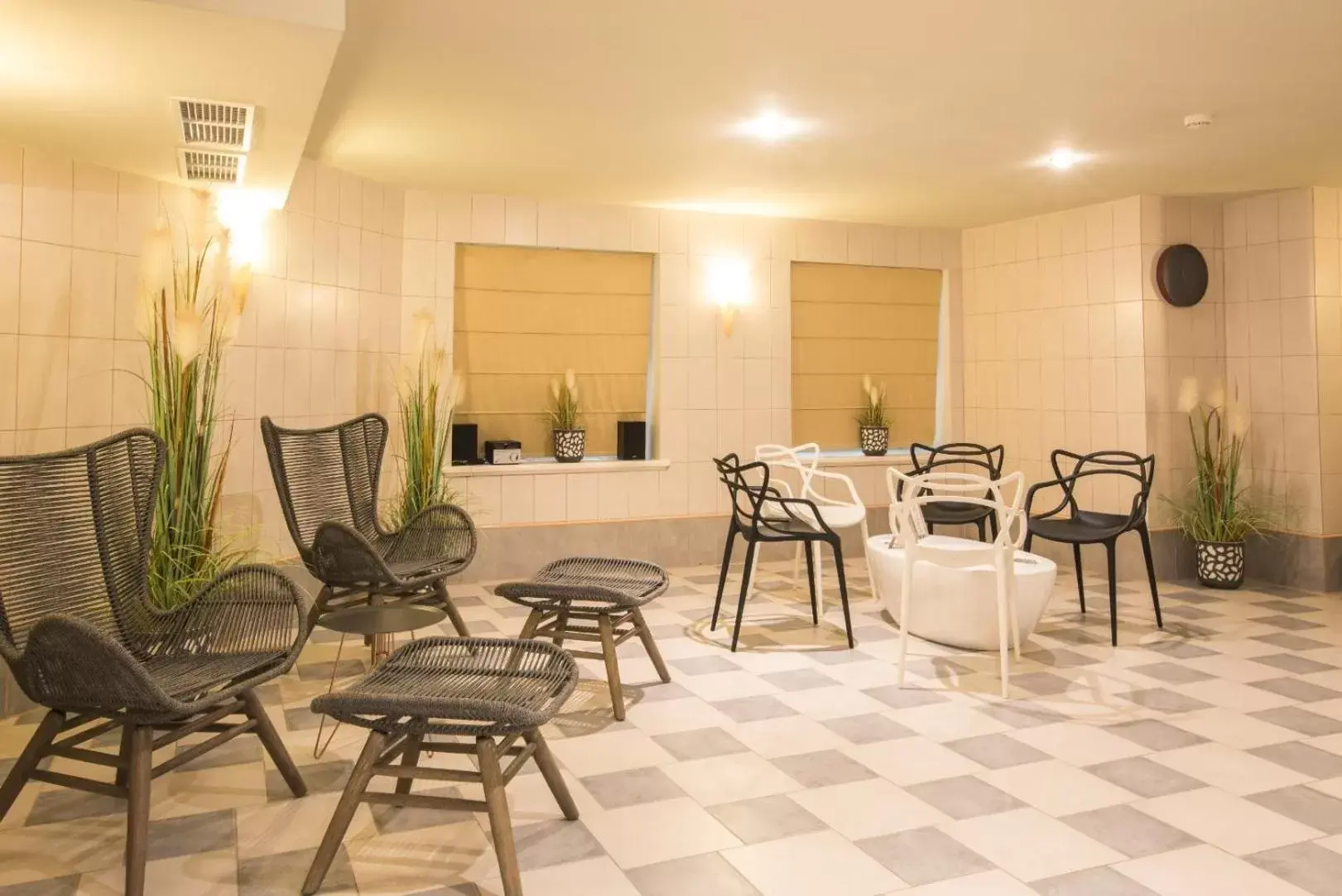 Sauna, Restaurant/Places to Eat in Monika Centrum Hotels