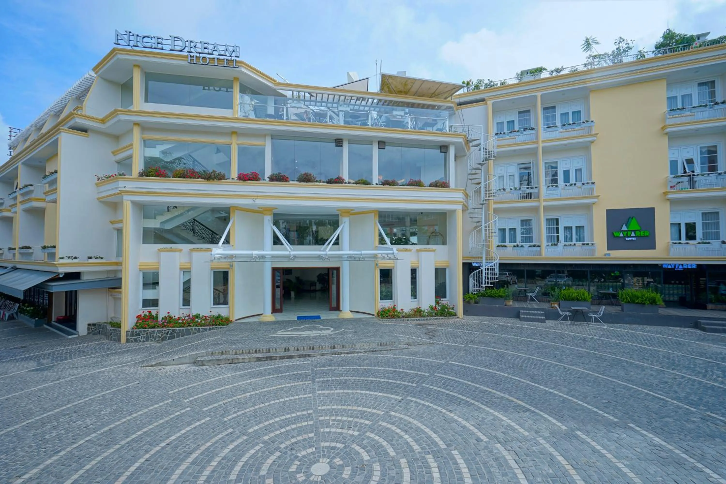 Facade/entrance in Nice Dream Hotel