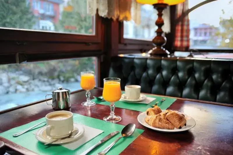 Breakfast in Hôtel Vallée Blanche