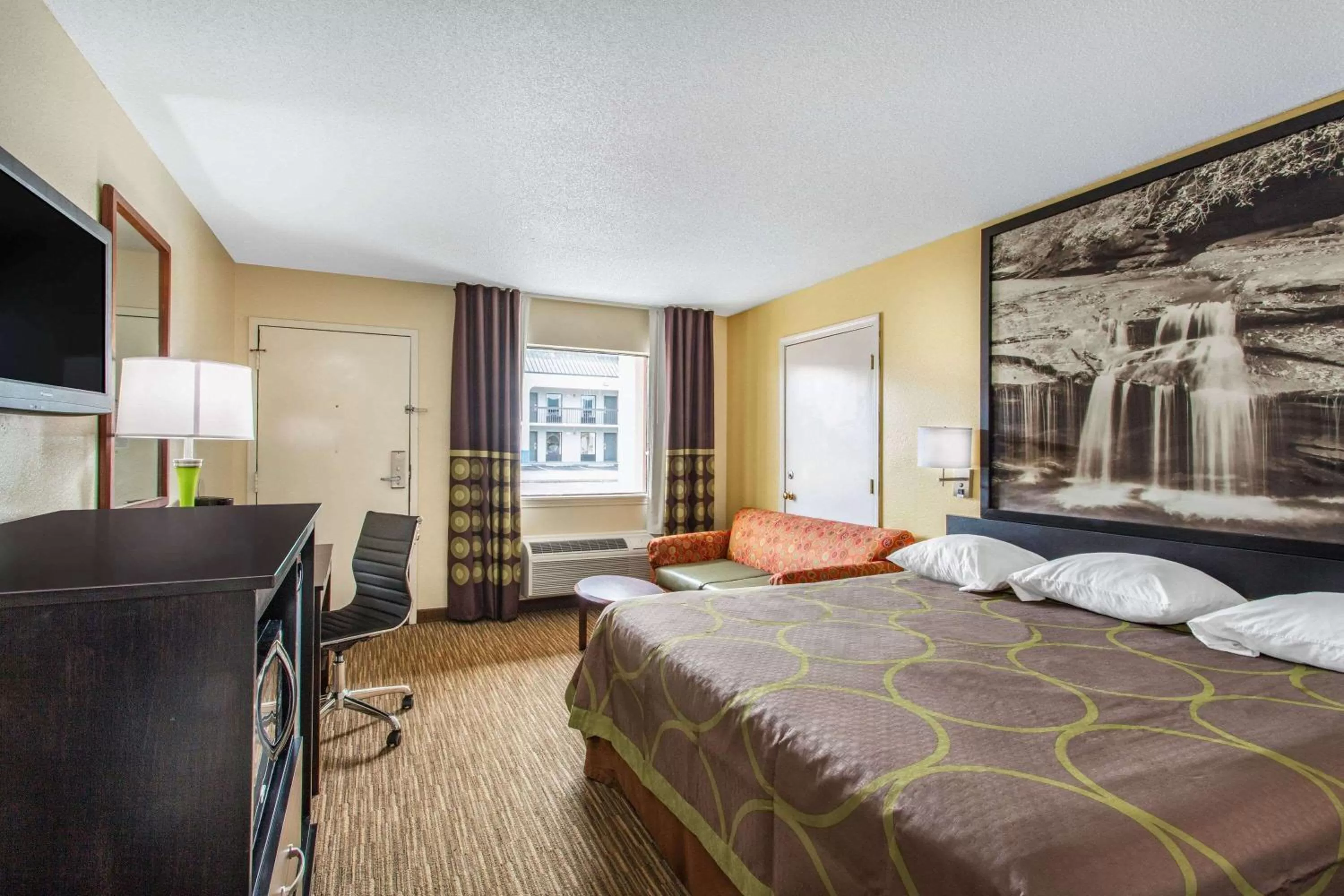 Photo of the whole room, Bed in Super 8 by Wyndham Florence