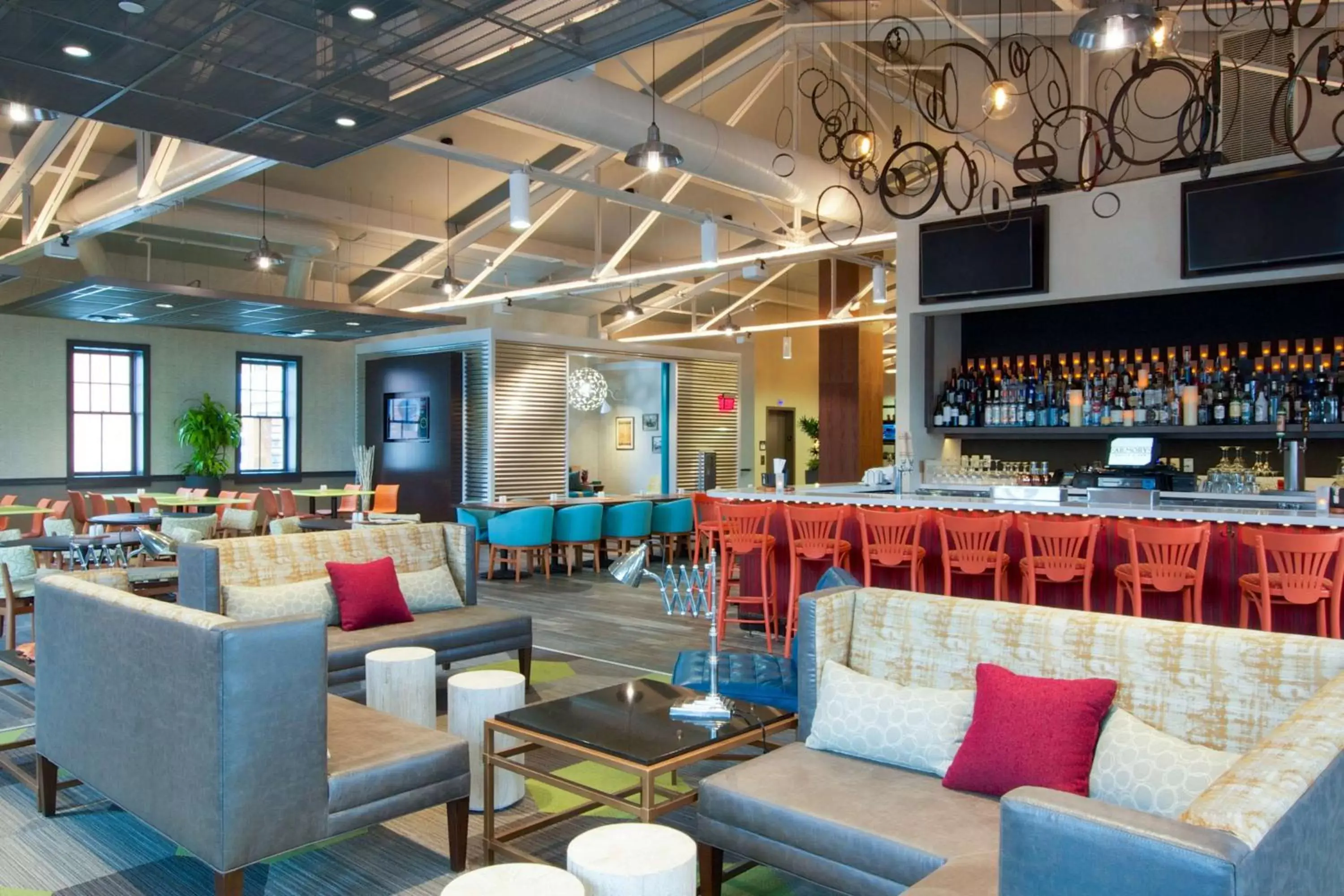 Lobby or reception, Lounge/Bar in Hilton Garden Inn Burlington Downtown