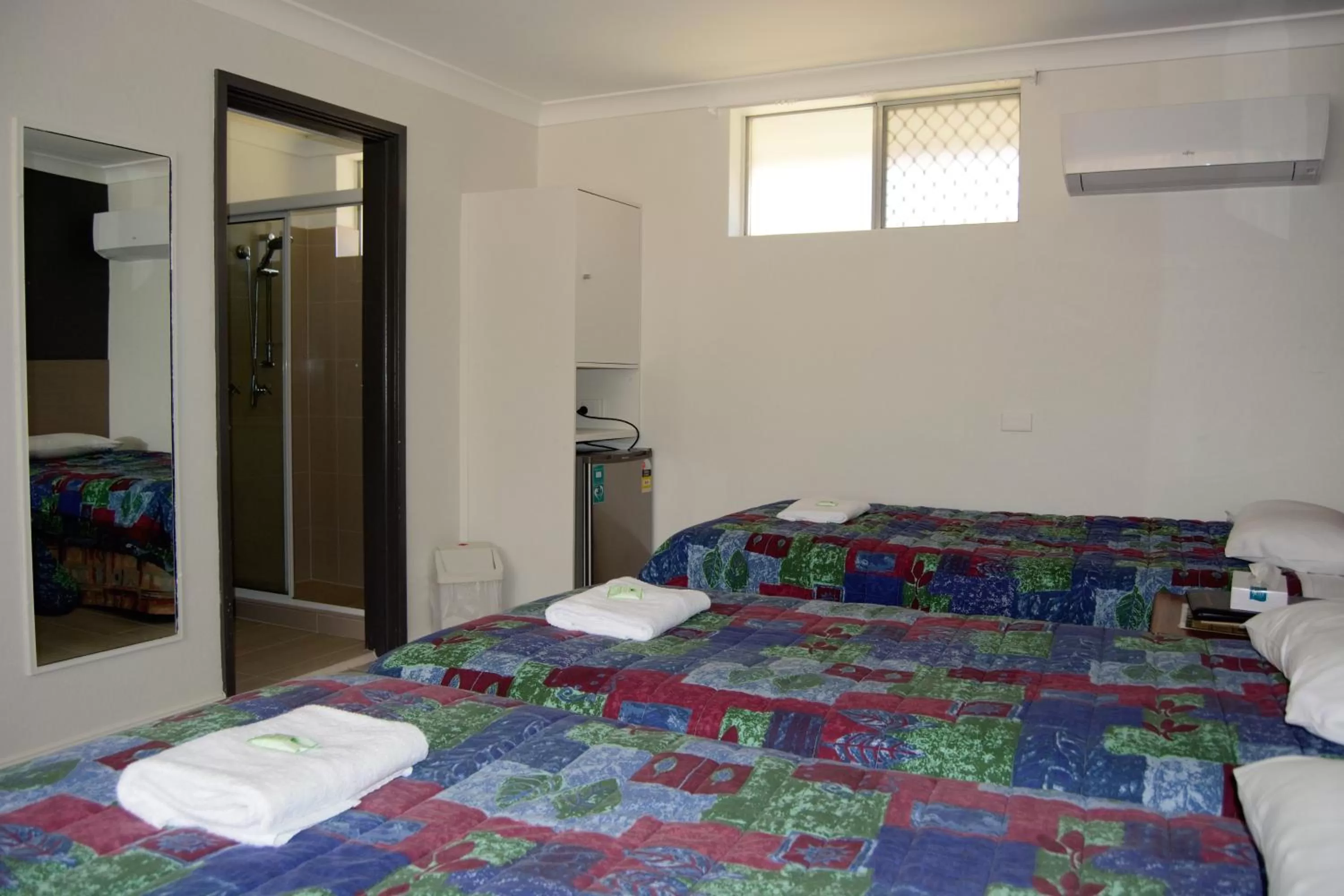 Bed in Civic Motor Inn