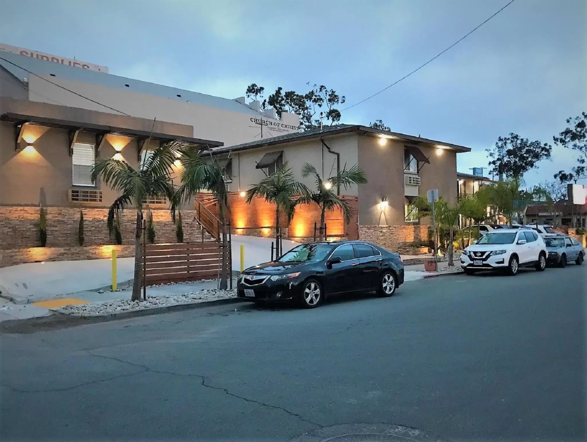 Street view, Property Building in Berkshire Motor Hotel