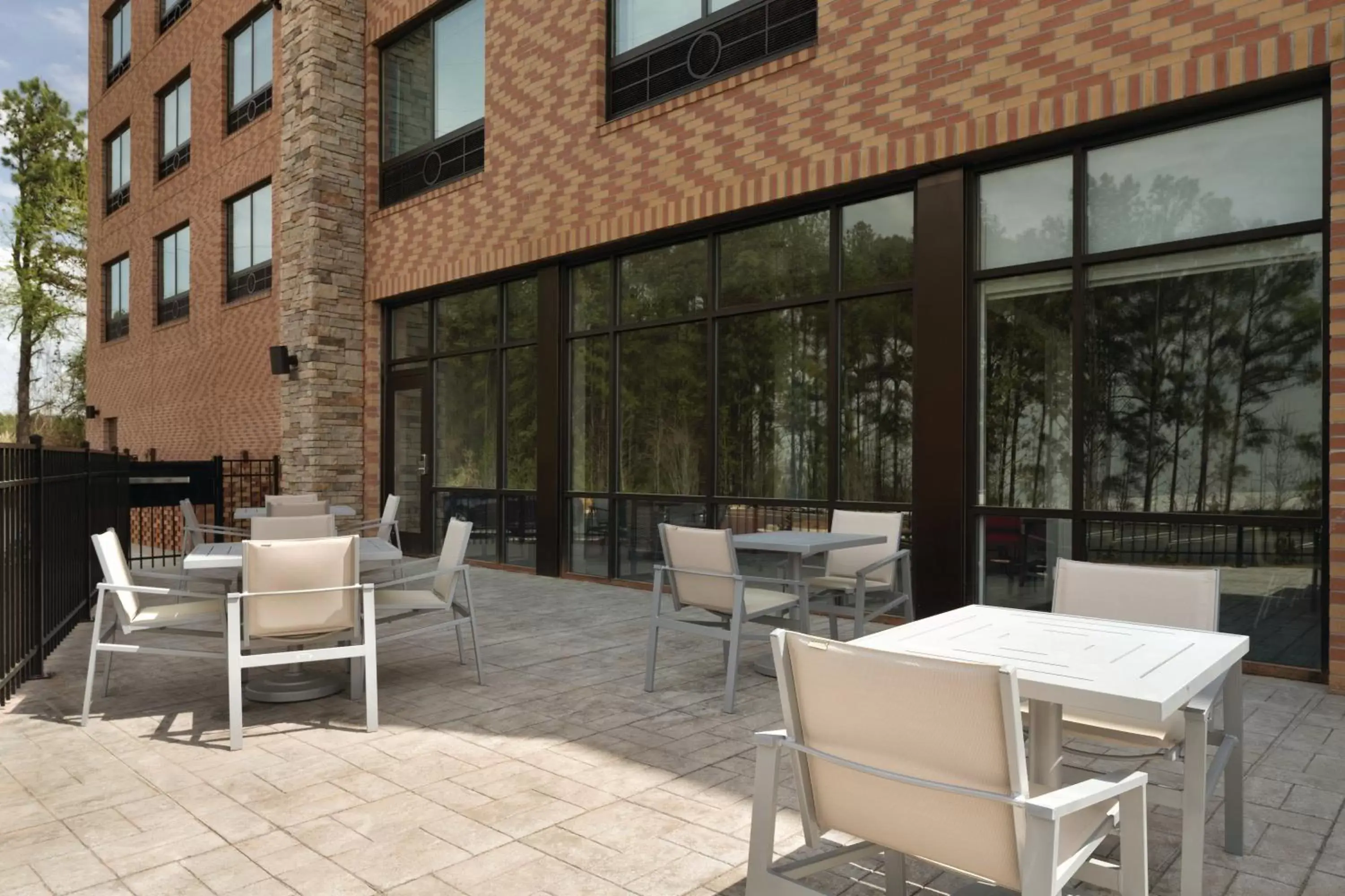 Property building in Holiday Inn Express Atlanta SW - Newnan by IHG Property building in Holiday Inn Express Atlanta SW - Newnan by IHG