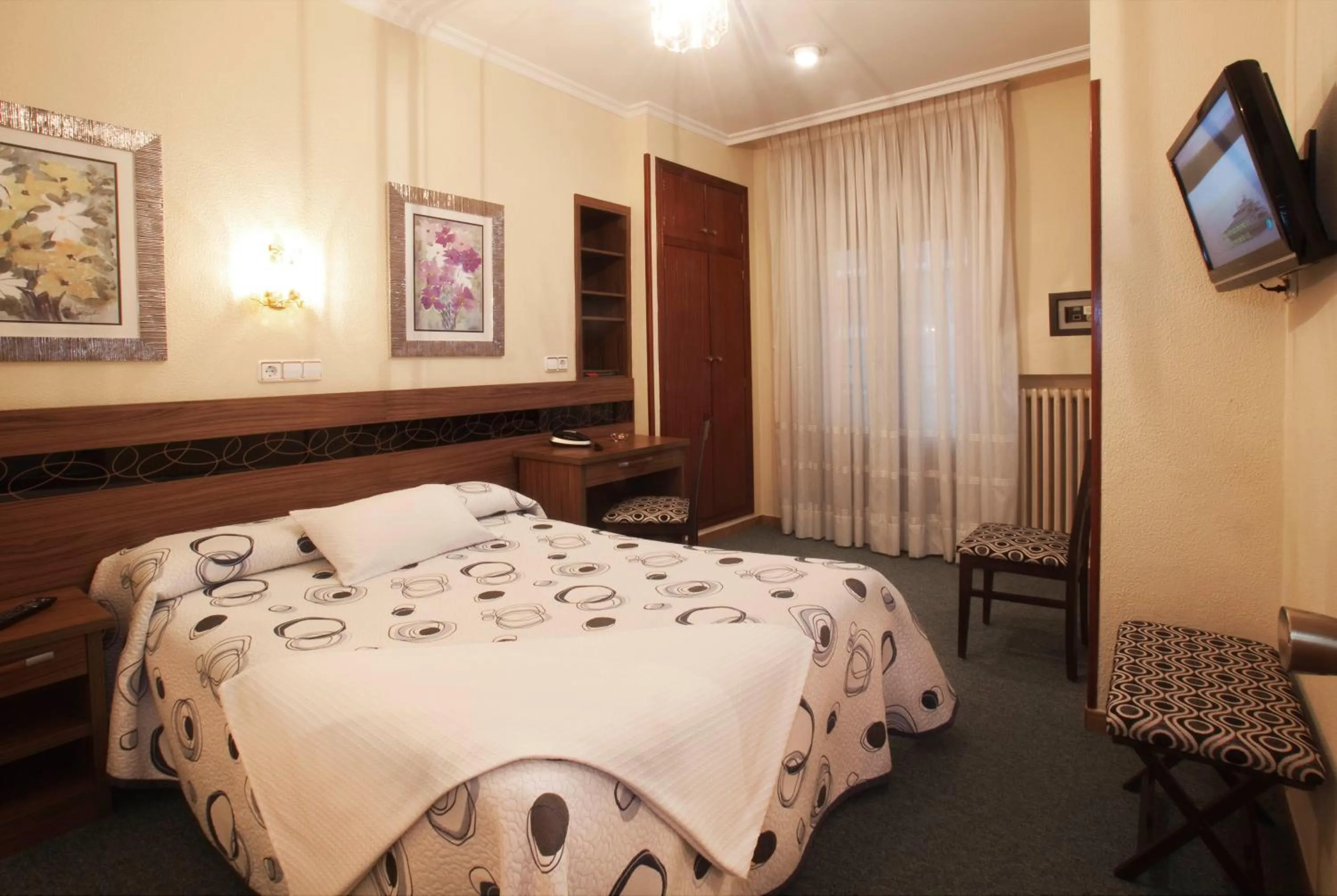 Bedroom, Bed in Hotel Castilla