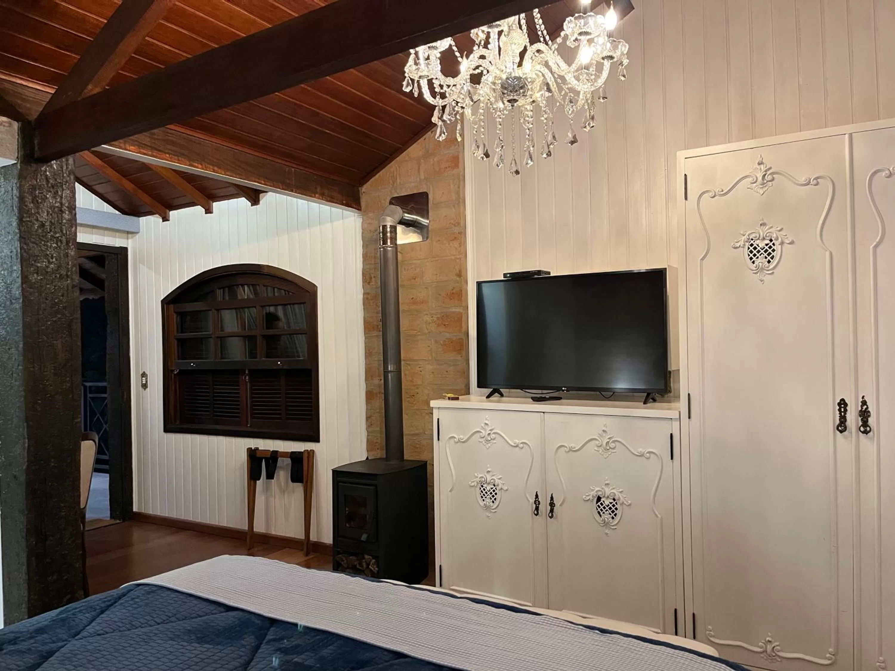 TV and multimedia, TV/Entertainment Center in Pousada Dona Bendita