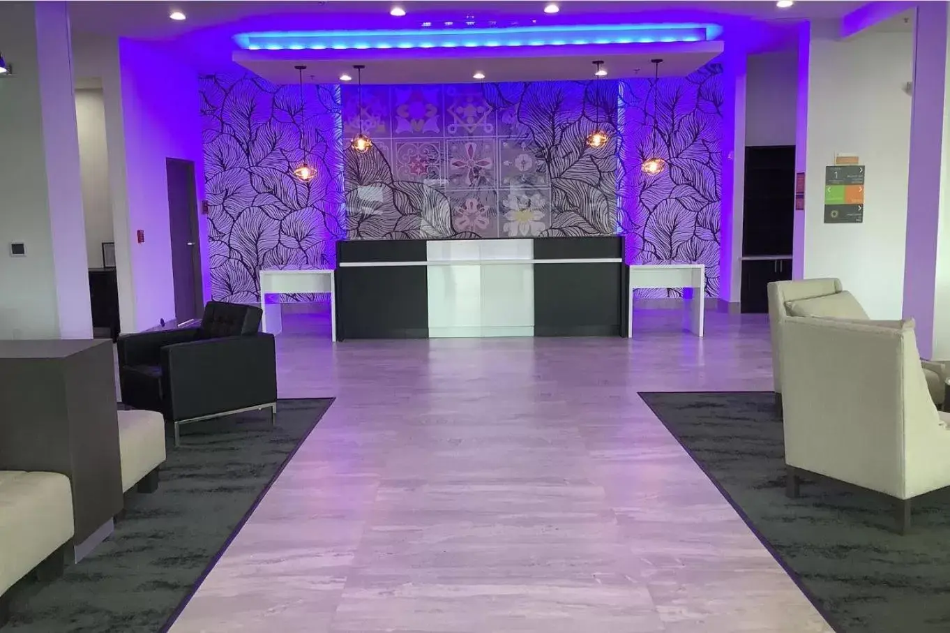 Lobby or reception in La Quinta Inn & Suites by Wyndham Corpus Christi Southeast