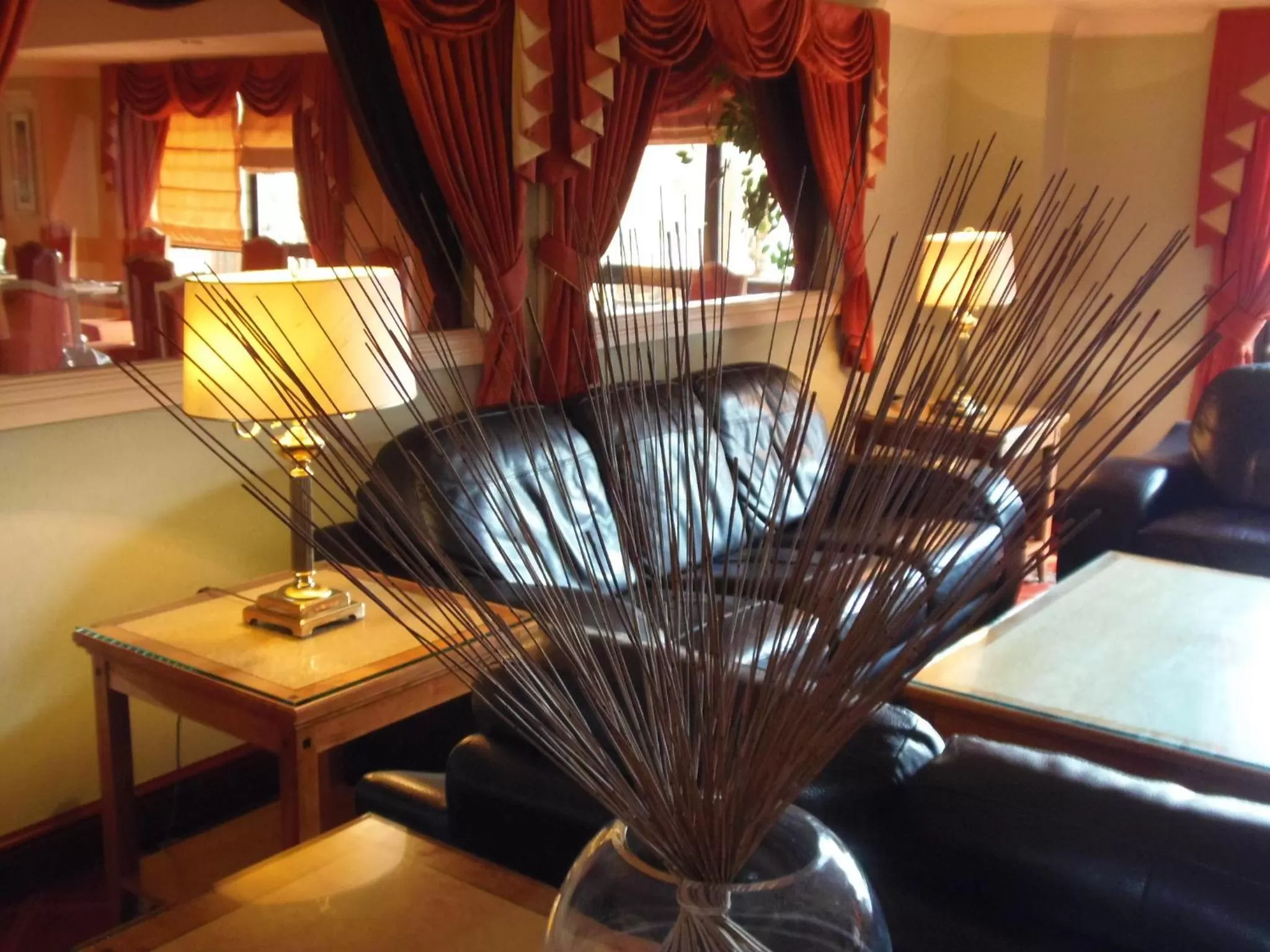 Lounge or bar in Lakeside International Hotel