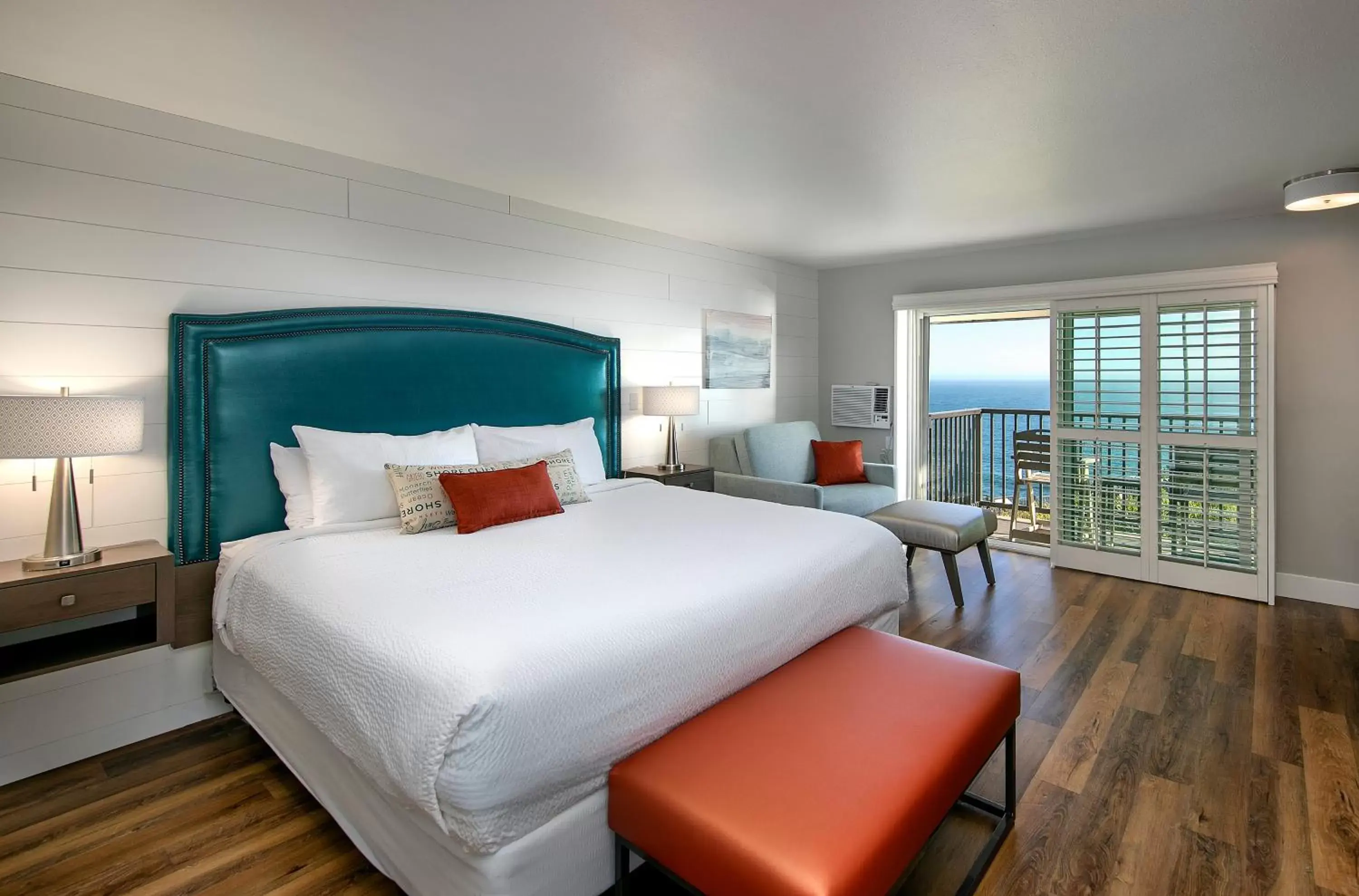 Bedroom in Shore Cliff Hotel