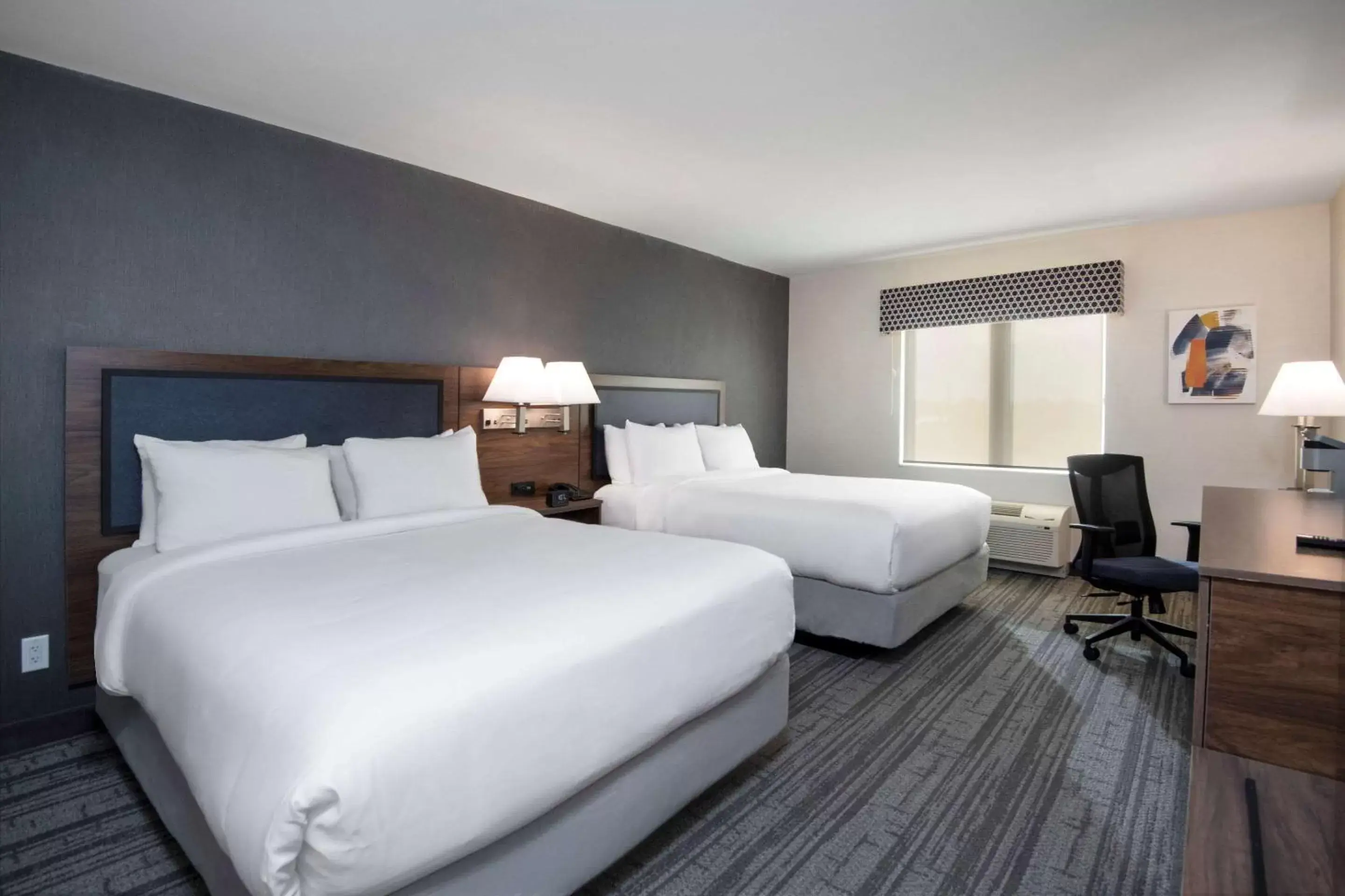 Photo of the whole room, Bed in Comfort Inn & Suites