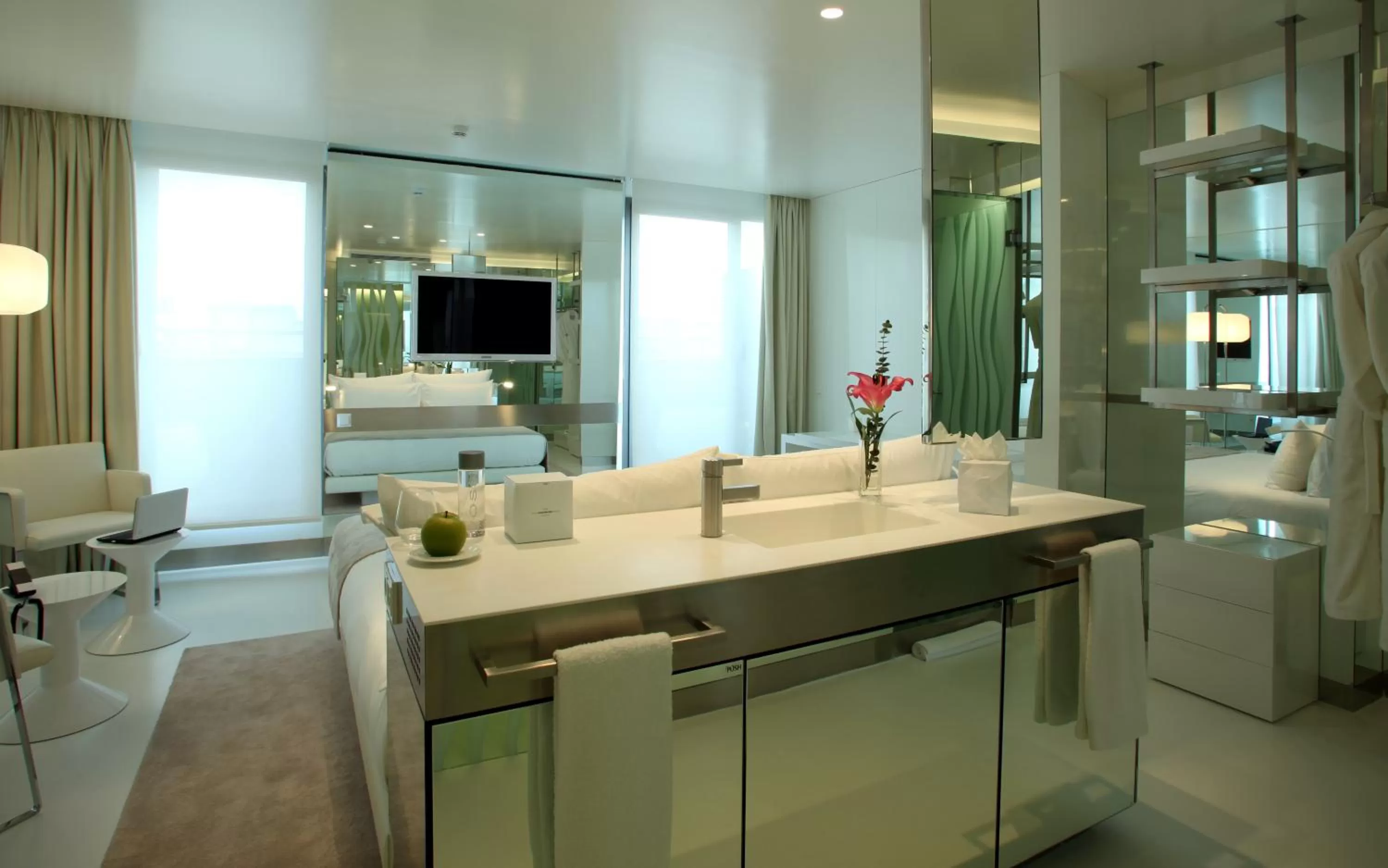 Photo of the whole room, Bathroom in The Mirror Barcelona - Adults Only