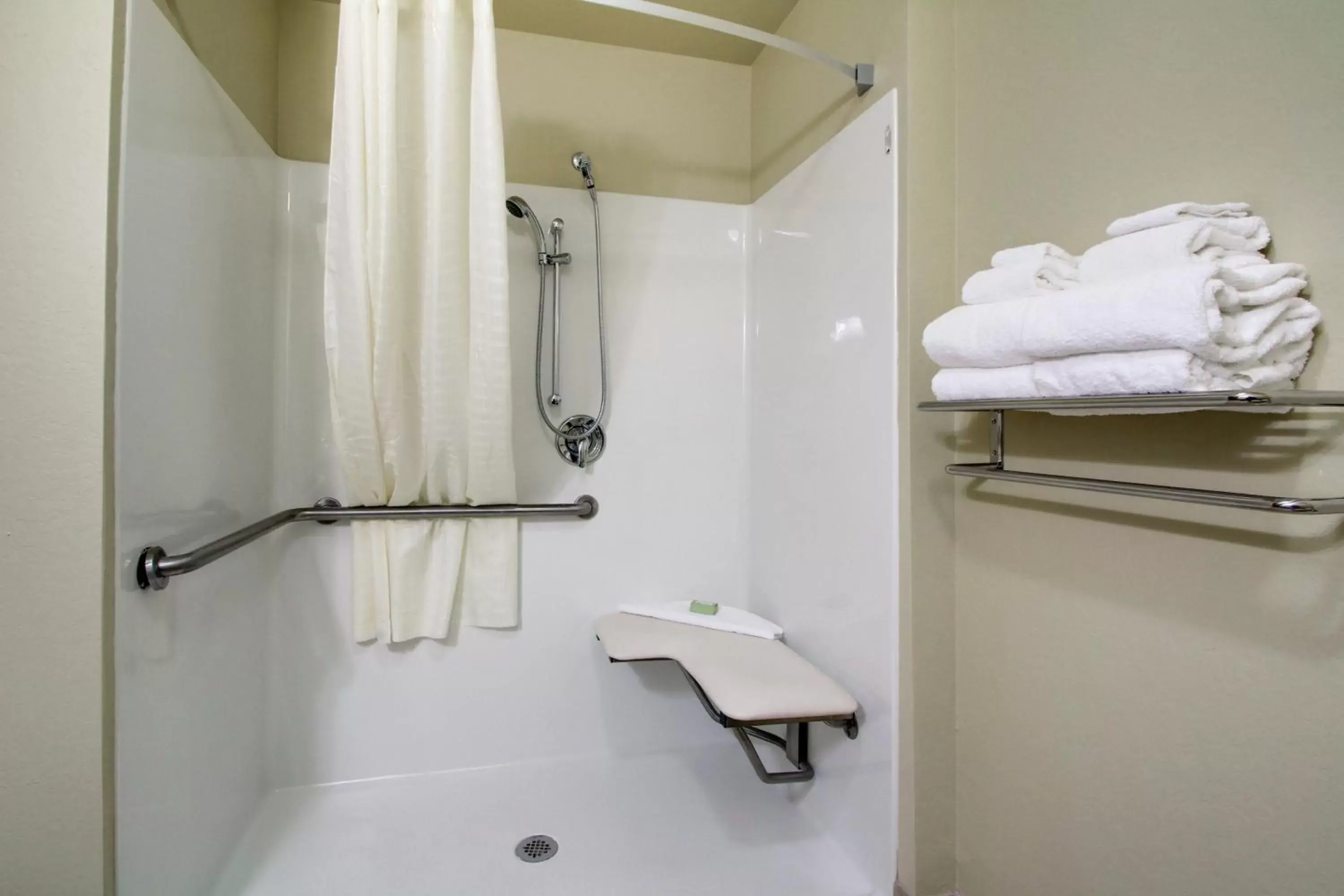 Bathroom in Cobblestone Inn & Suites - Schuyler