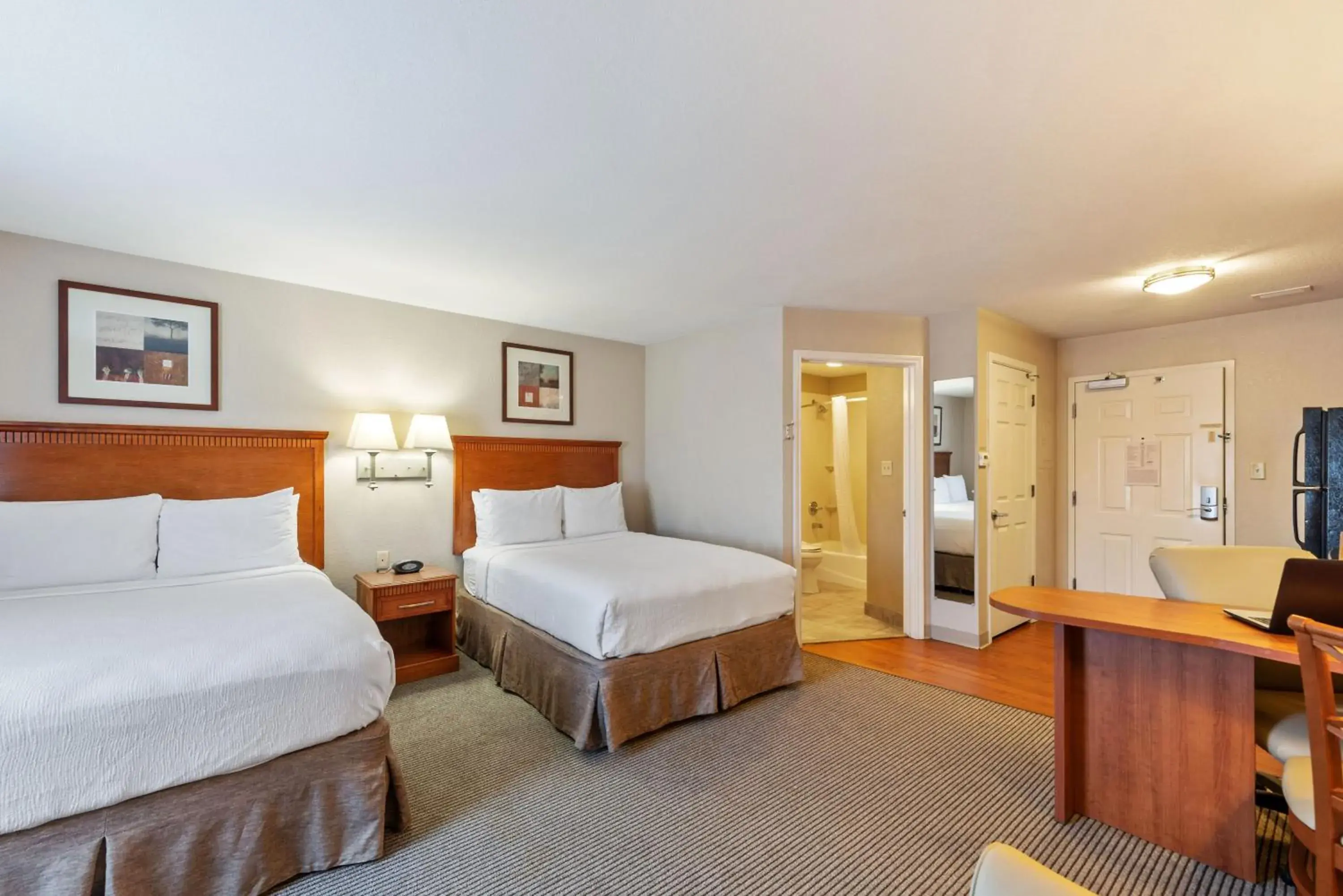 Bed in Extended Stay America Suites - Houston - IAH Airport