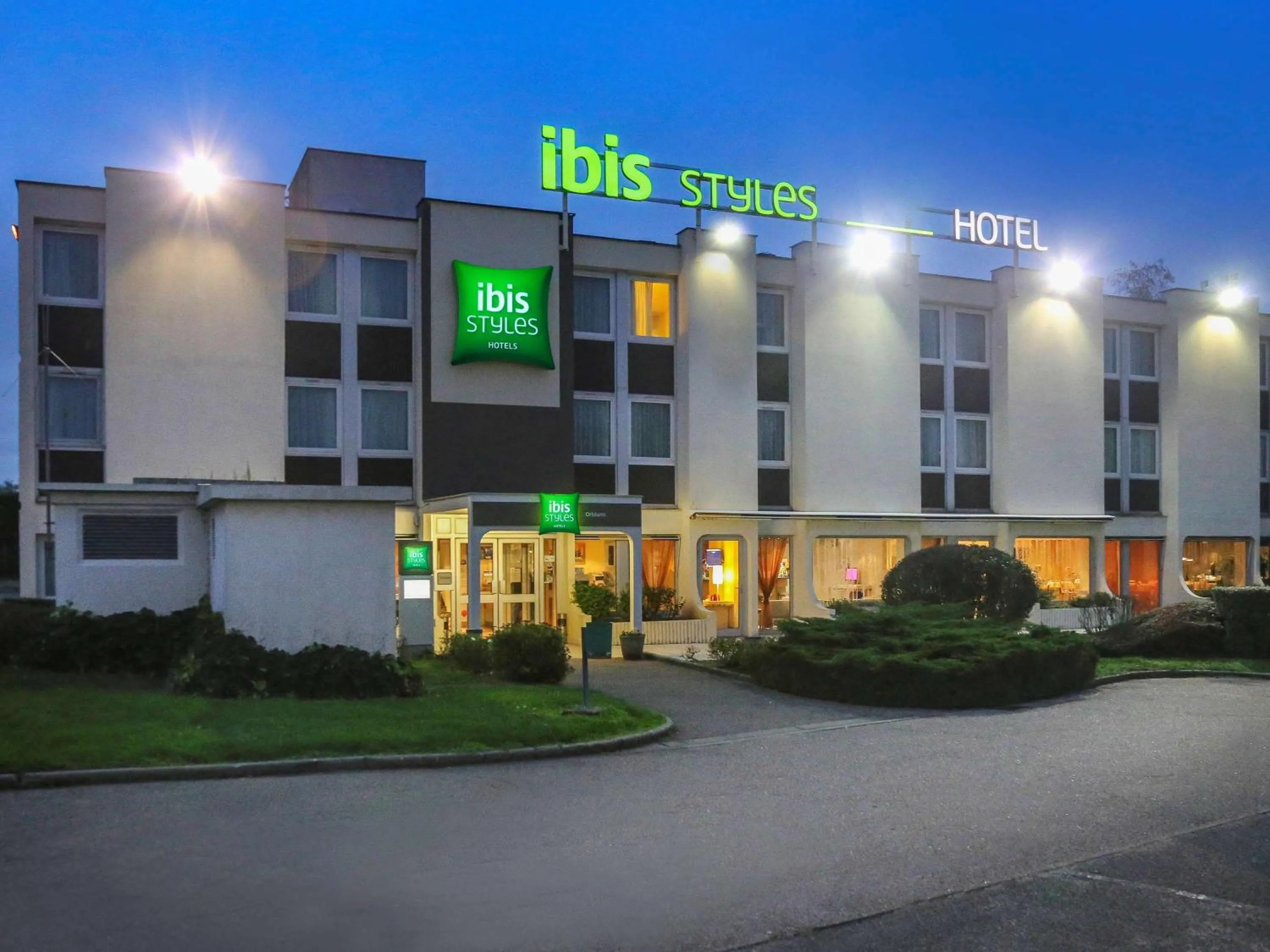 Property building in ibis Styles Orléans