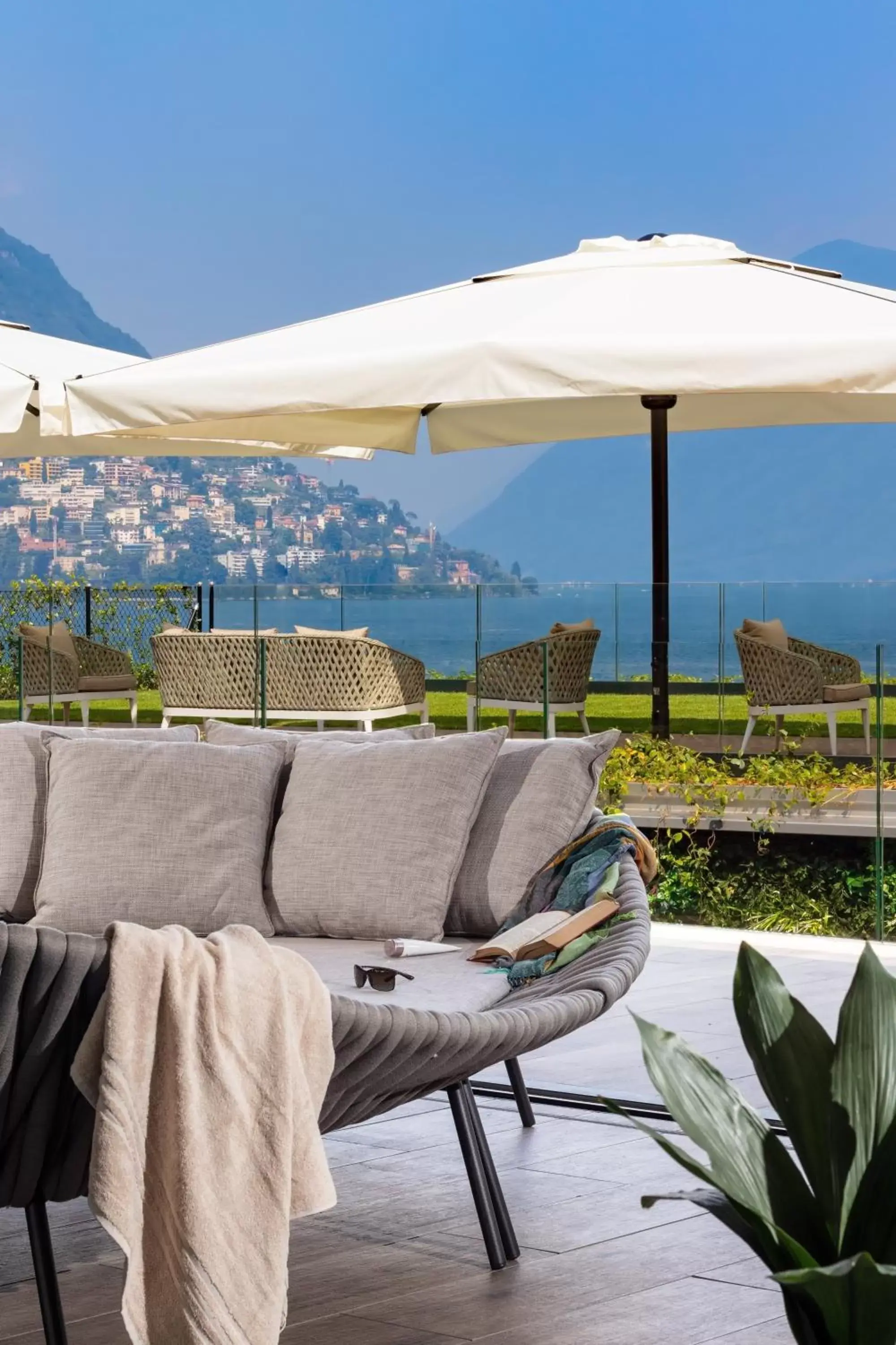 Pool view in Hotel Splendide Royal Pool view in Hotel Splendide Royal