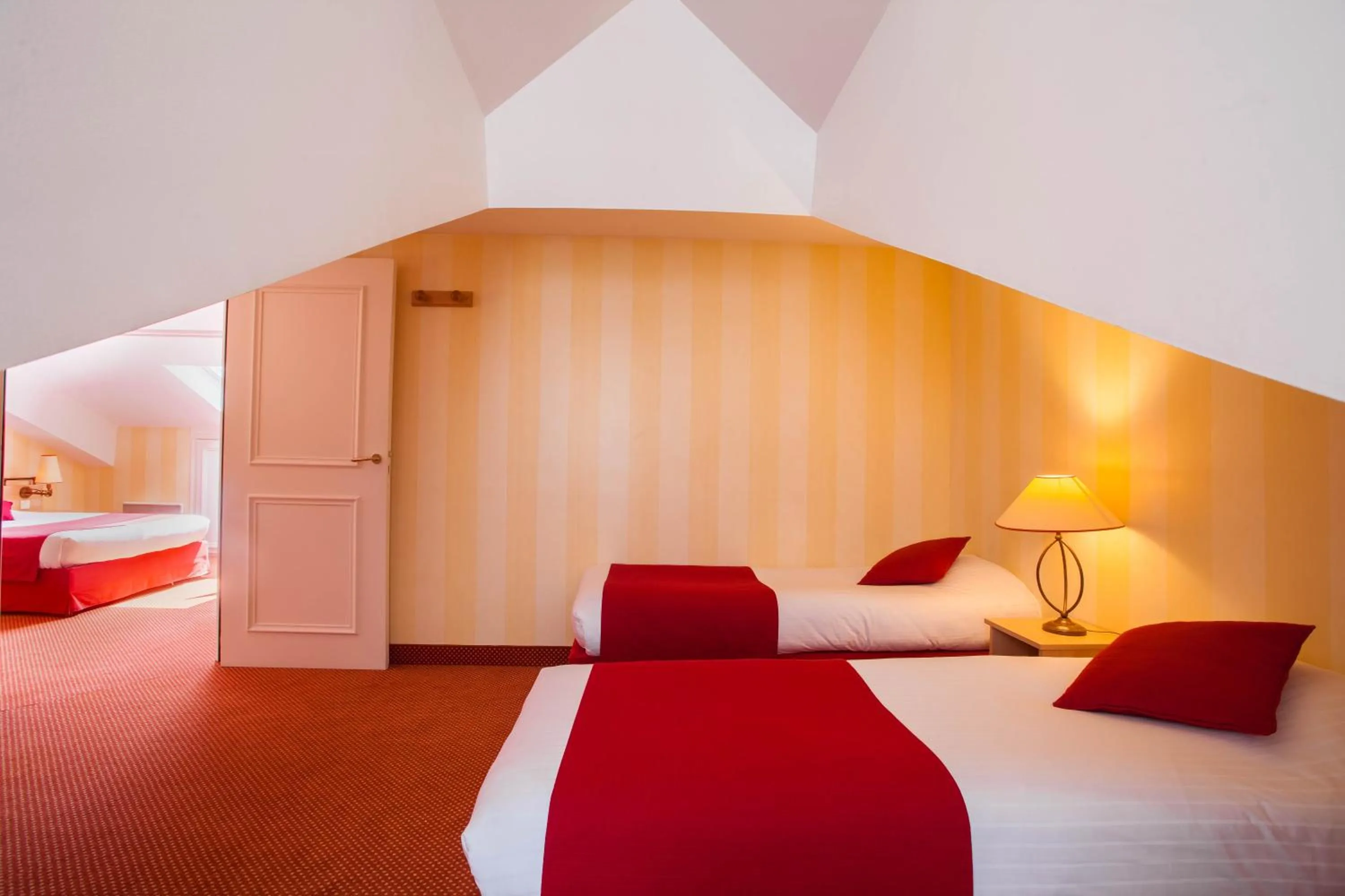 Bed in Hotel Delambre