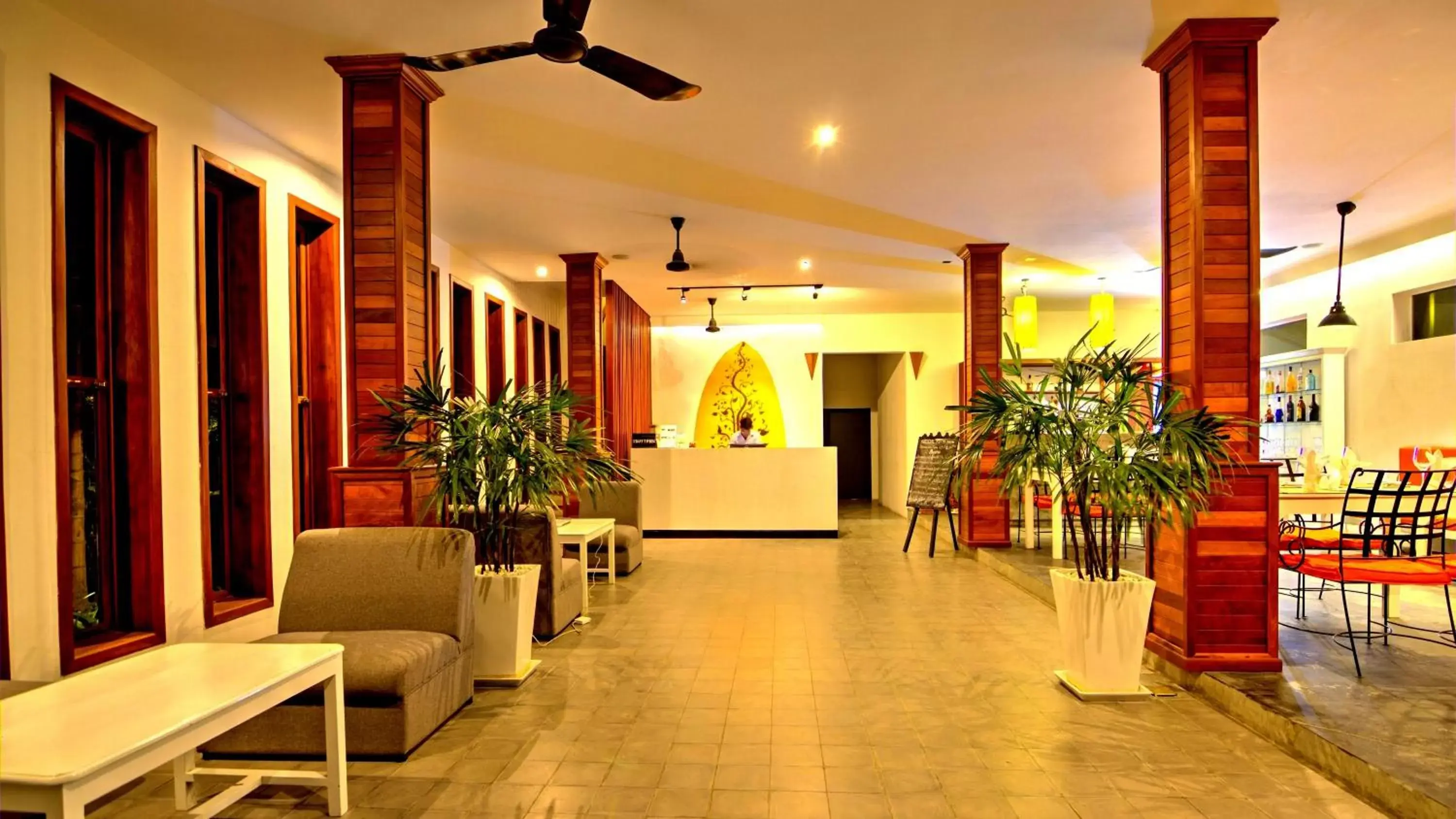 Lobby or reception, Restaurant/Places to Eat in La Residence Blanc D'Angkor