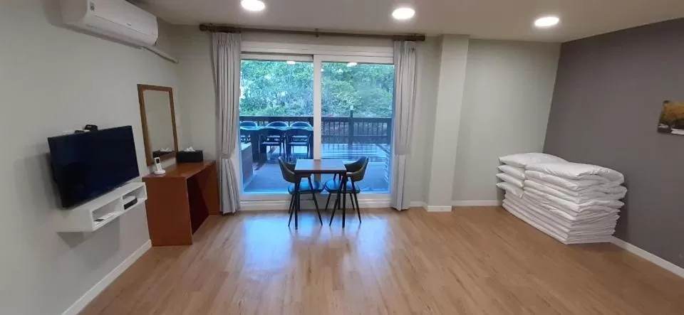 Bedroom in Hotel Jirisan Haetsal