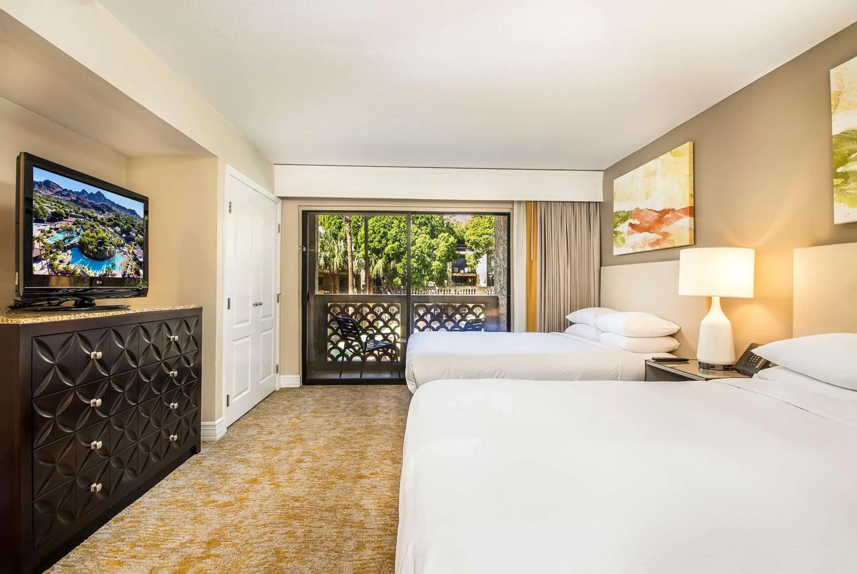 Bed in Hilton Phoenix Resort at the Peak - Formerly Pointe Hilton Squaw Peak Resort