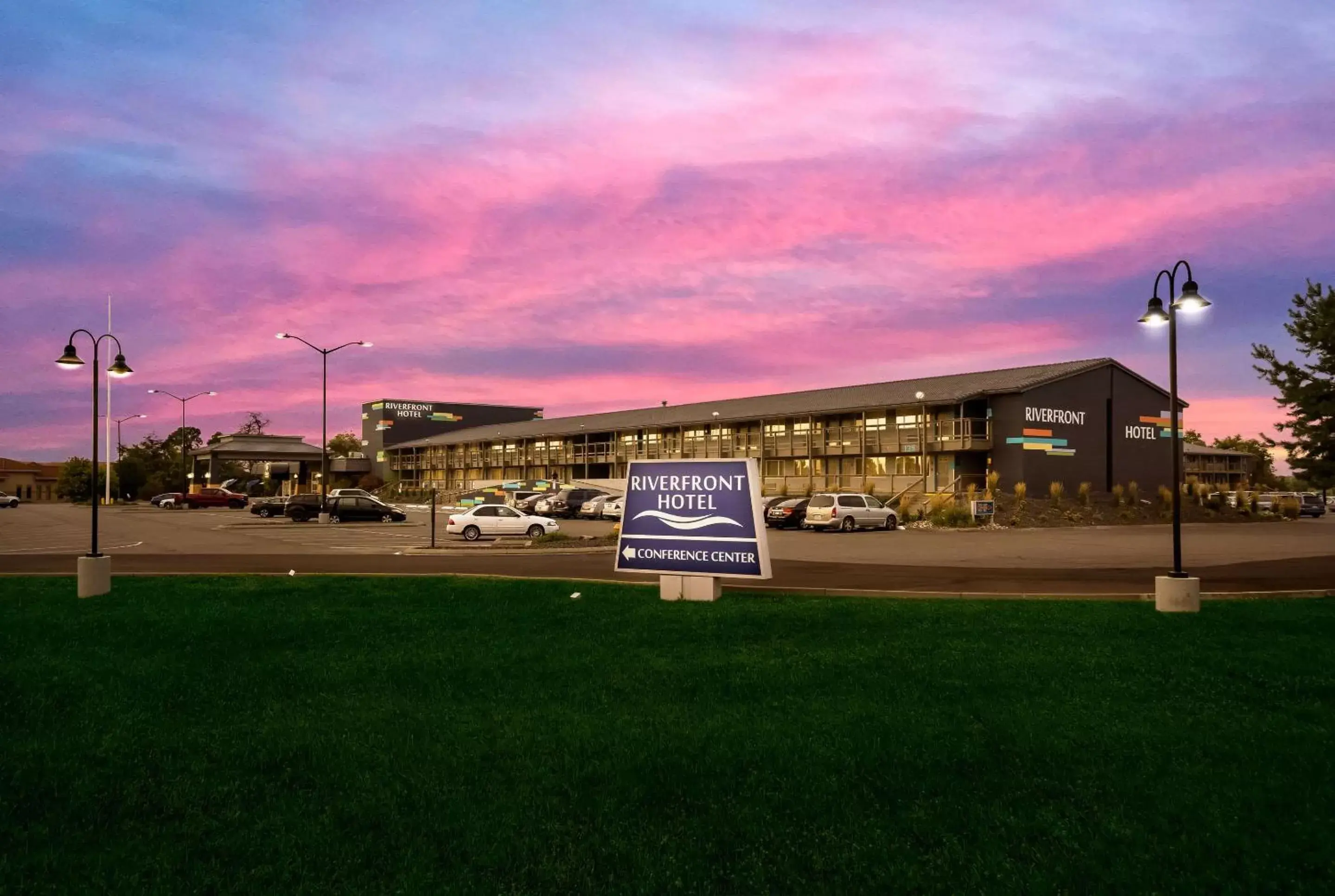 Property Building in Richland Riverfront Hotel, Ascend Hotel Collection