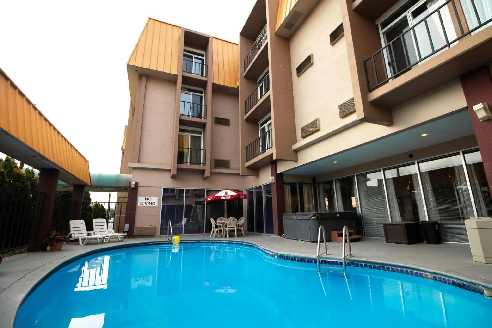 Facade/entrance, Swimming Pool in FairBridge Inn & Suites - Lewiston