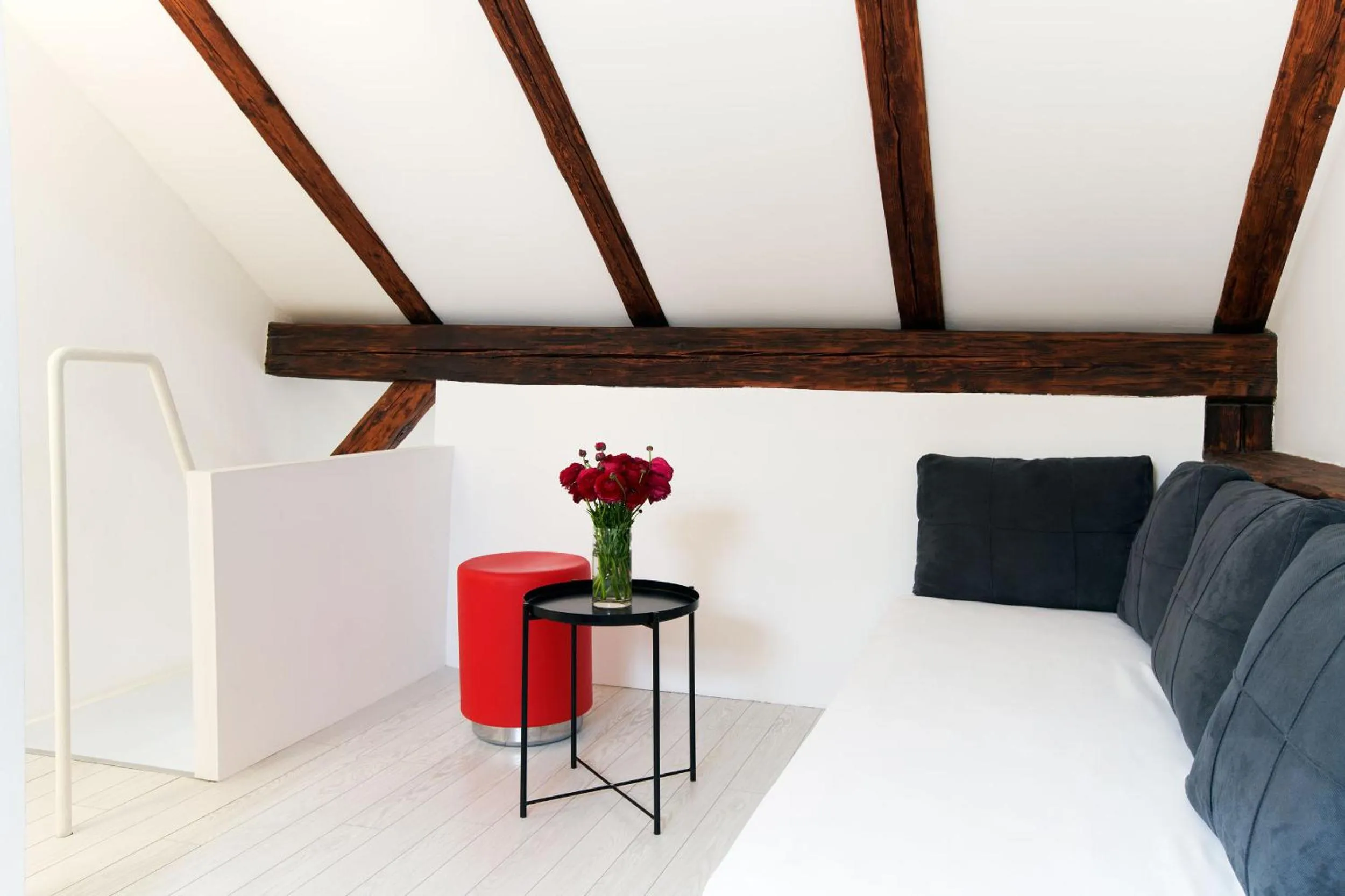 Bed in Art Hotel Like