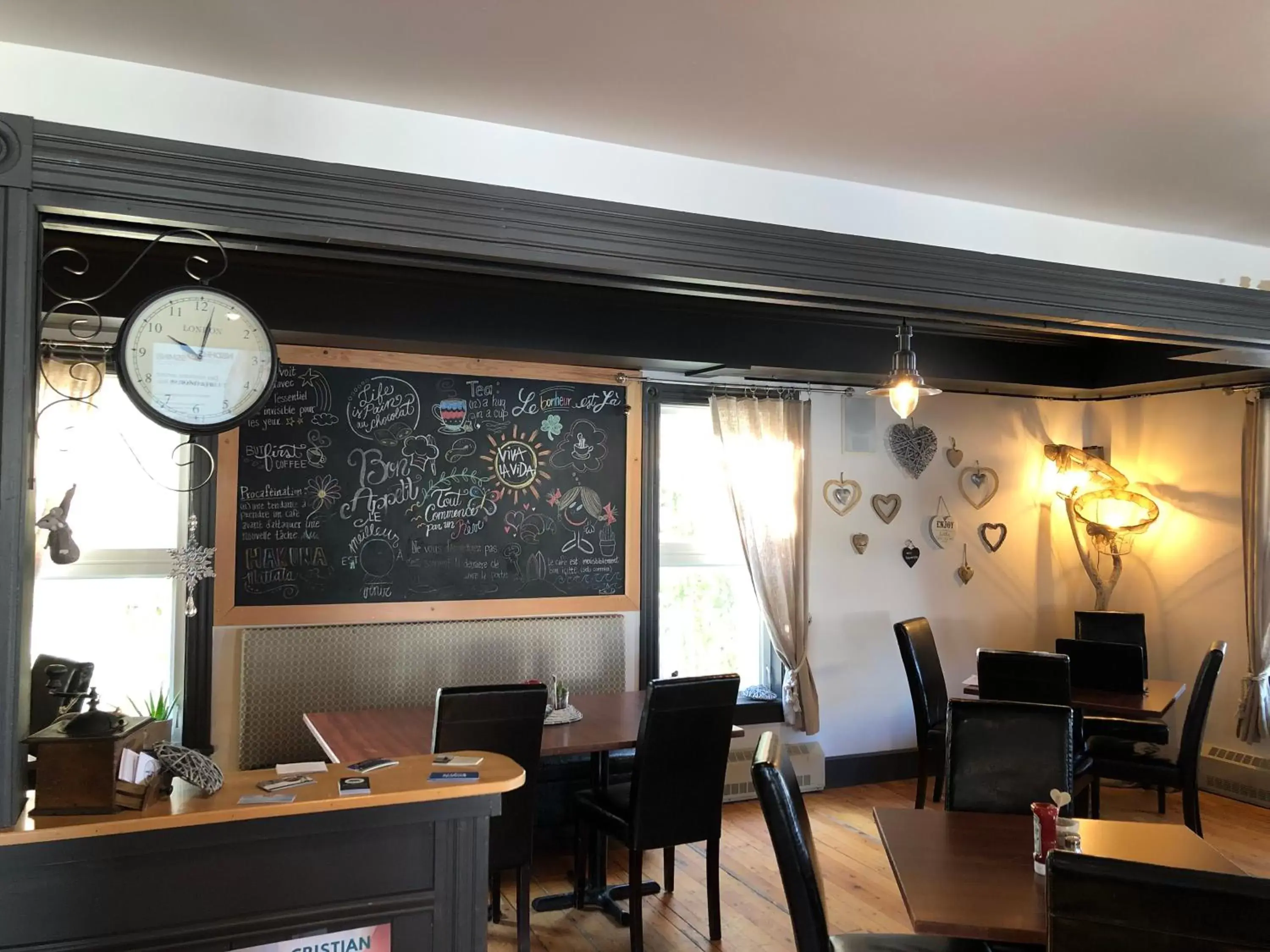 Restaurant/Places to Eat in Auberge d'Anjou-Cocooning Café