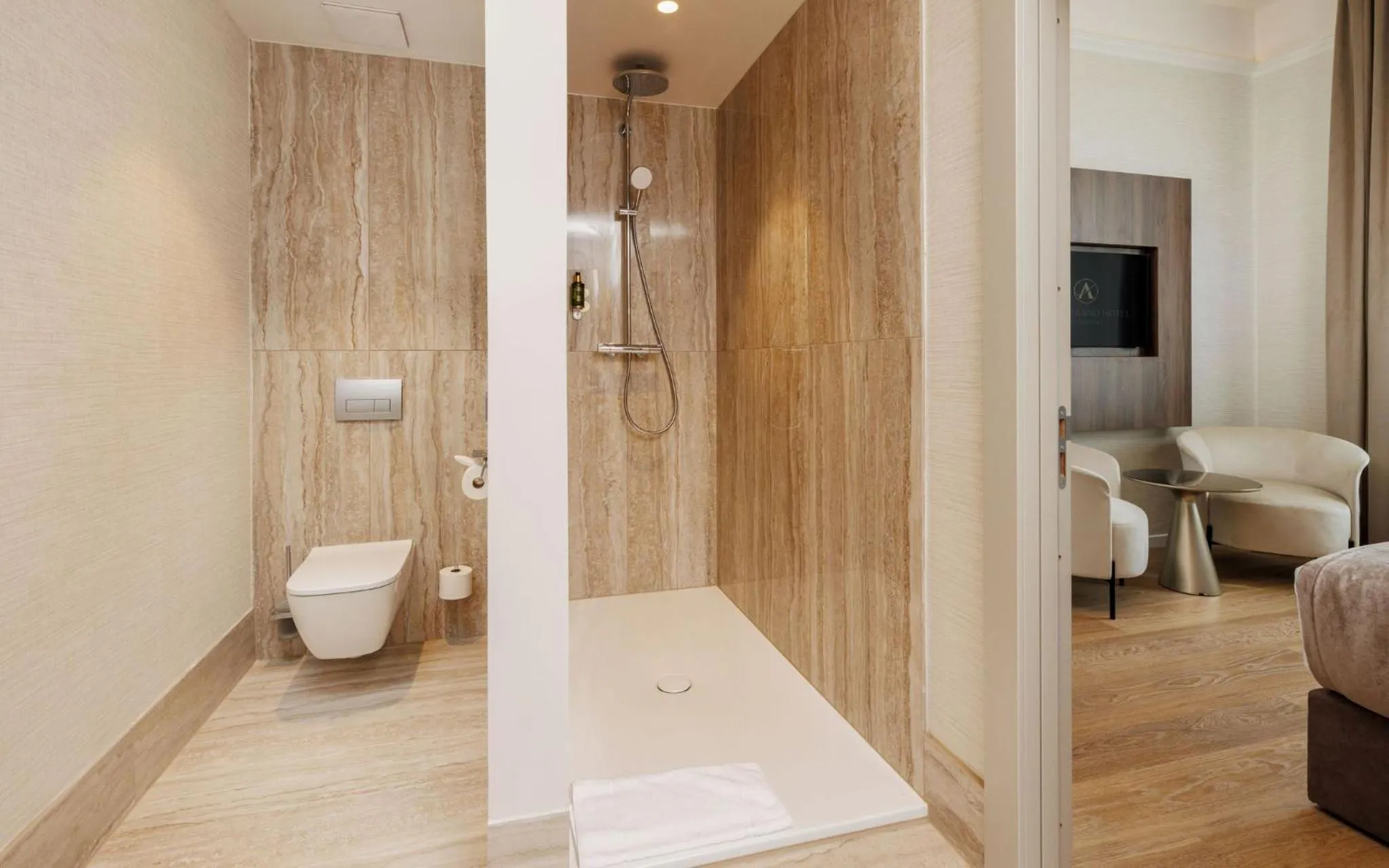 Shower in Anna Grand Hotel