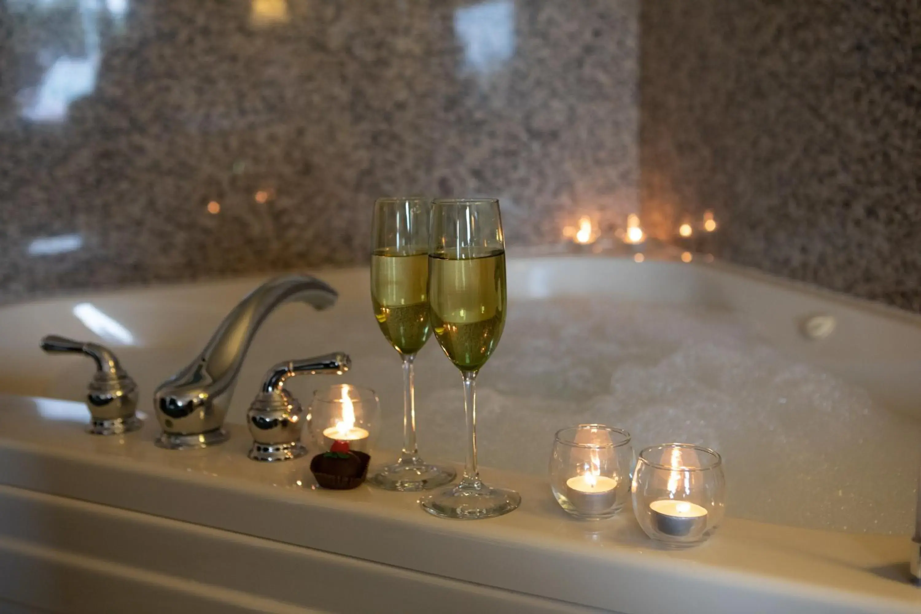 Emerald Dolphin Inn & Mini Golf Emerald Dolphin Inn & Mini Golf