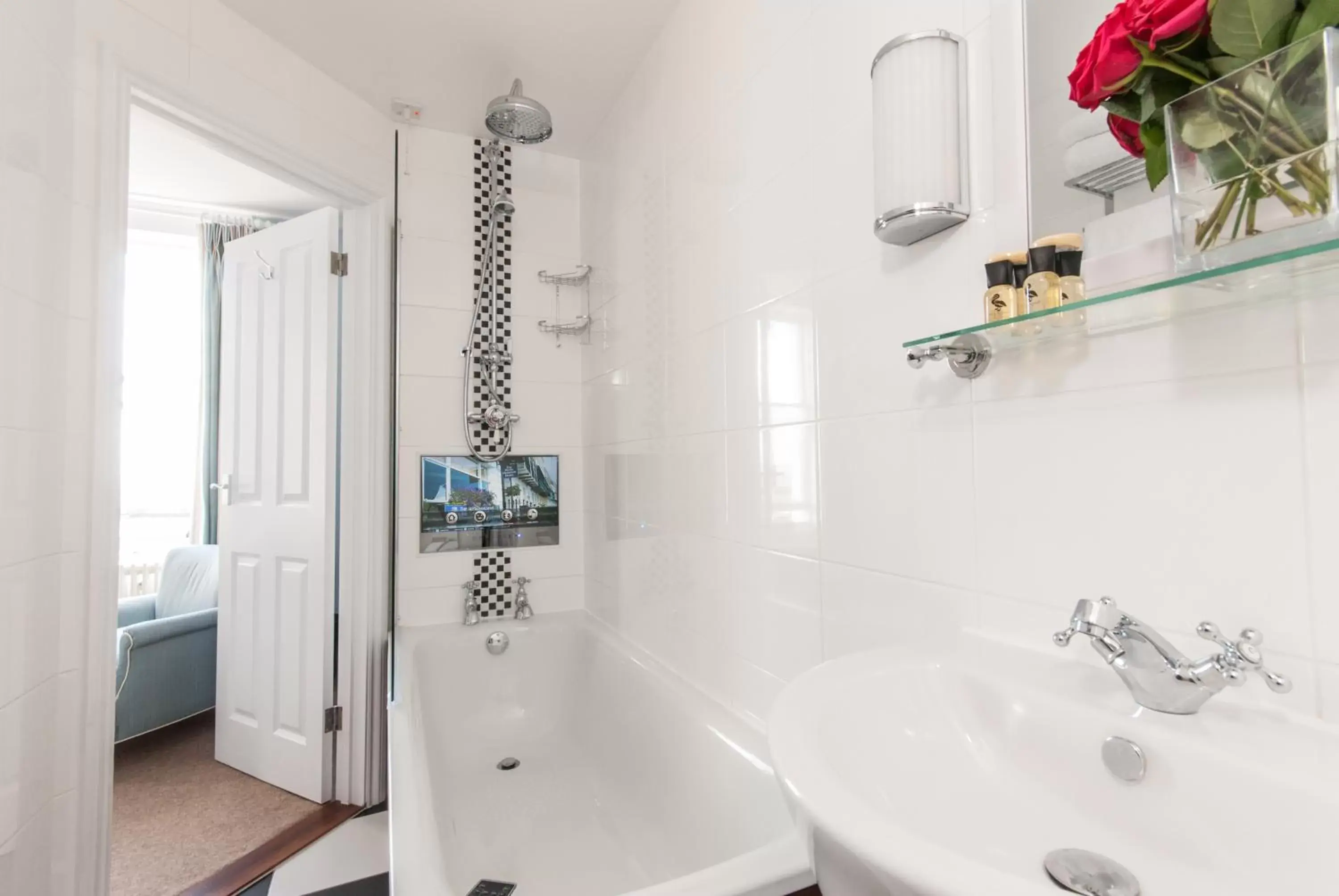 Bedroom, Bathroom in The Royal Harbour Hotel