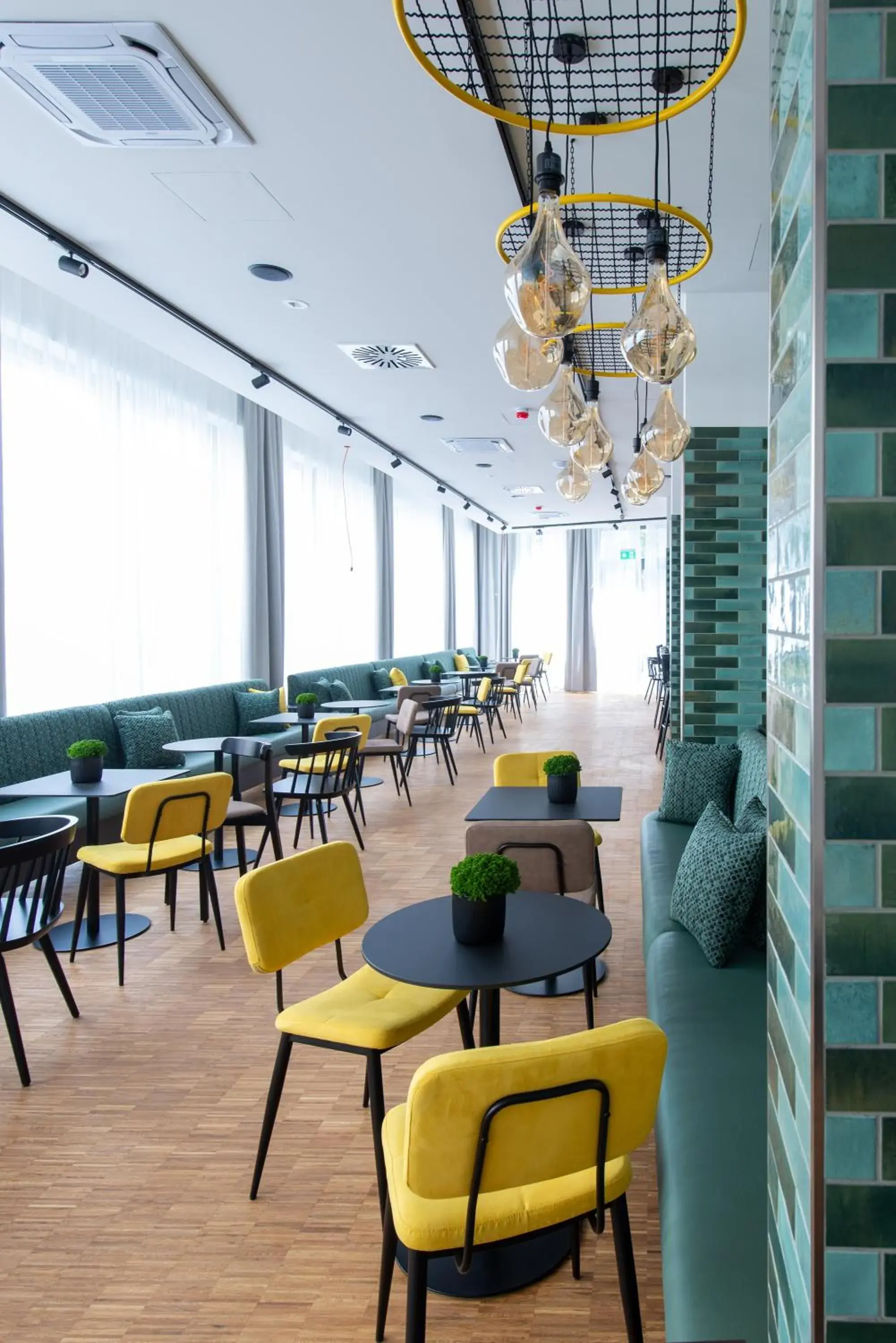 Restaurant/places to eat, Lounge/Bar in Vienna House Easy by Wyndham Berlin Potsdamer Platz