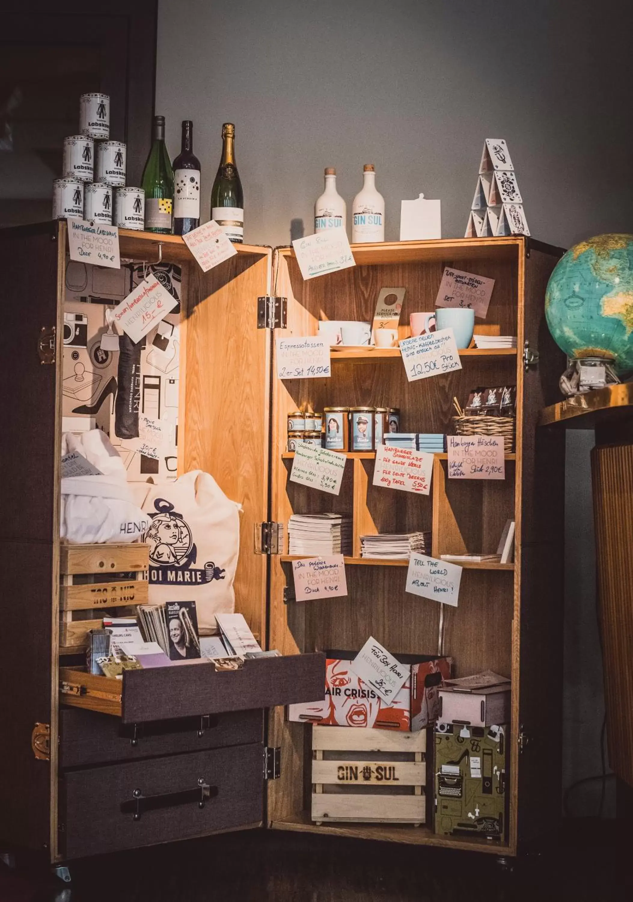 Lobby or reception in Henri Hotel Hamburg Downtown Lobby or reception in Henri Hotel Hamburg Downtown