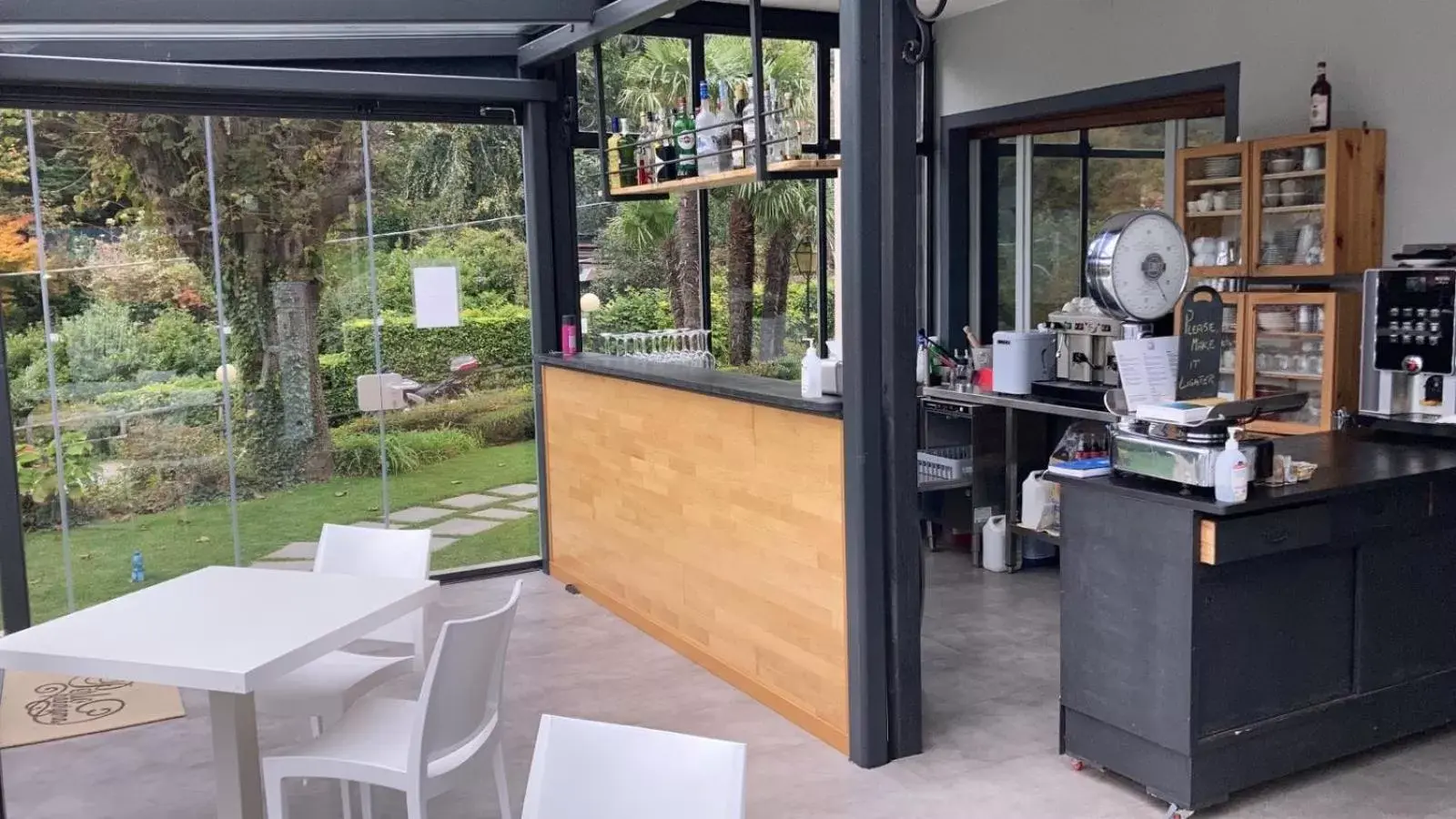 Coffee/tea facilities in Hotel Il Perlo Panorama