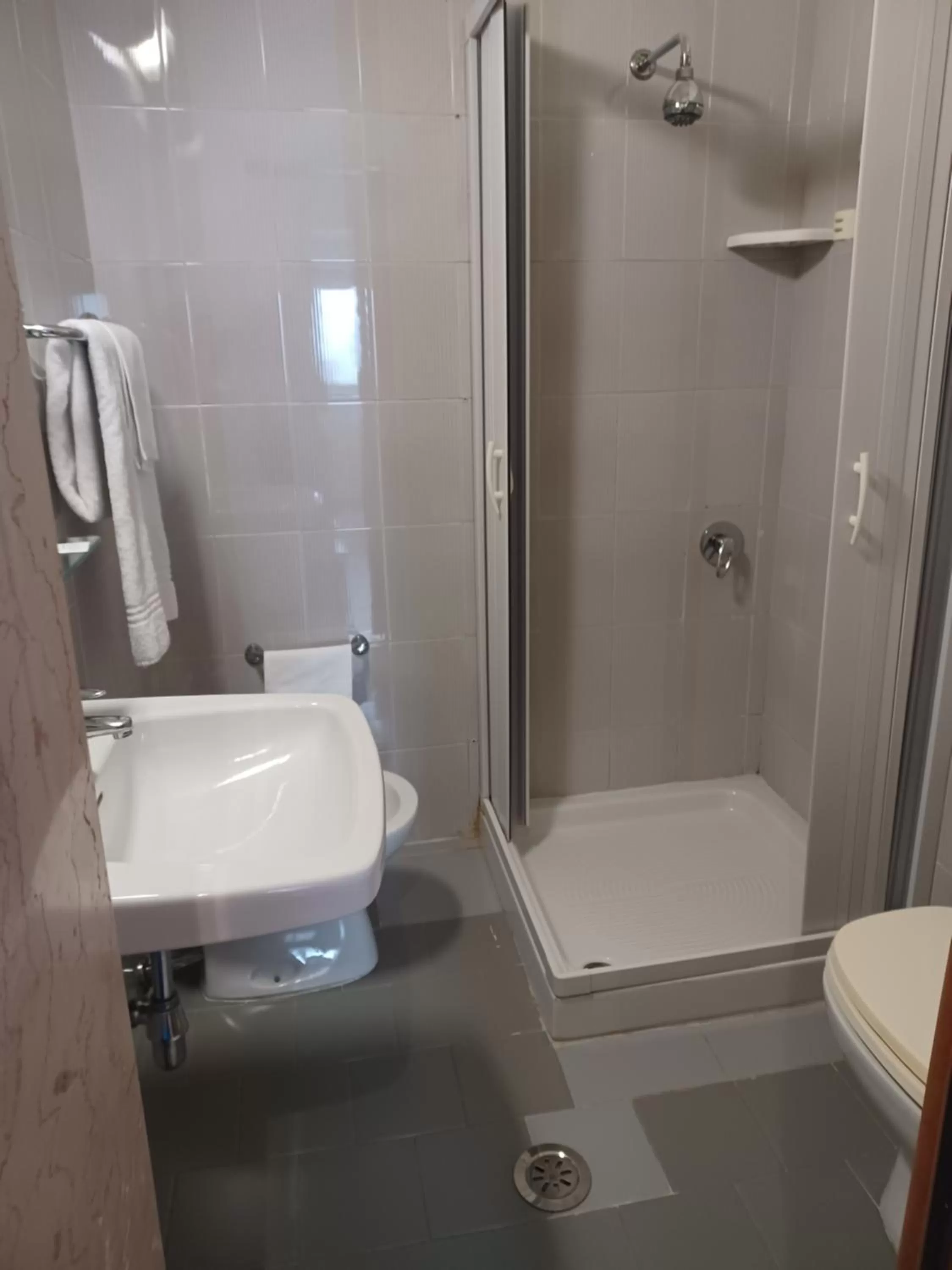 Shower in Hotel Costa