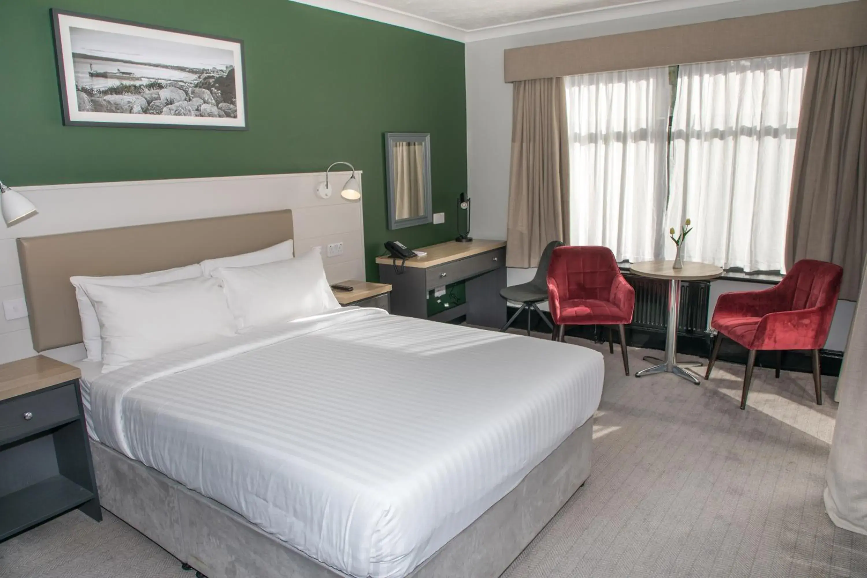 Bedroom, Bed in Park Inn by Radisson Bournemouth