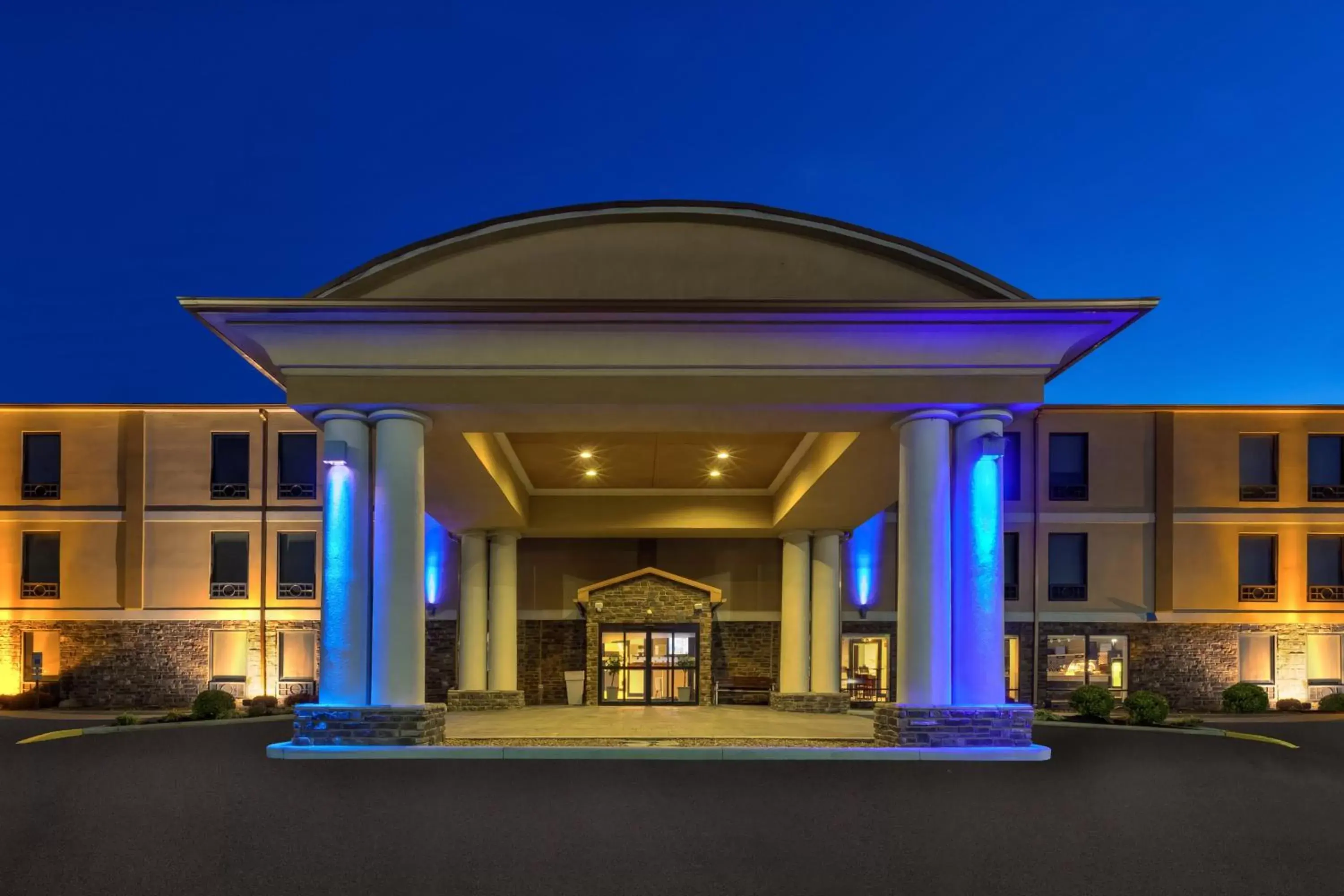 Property building in Holiday Inn Express Chillicothe East, an IHG Hotel