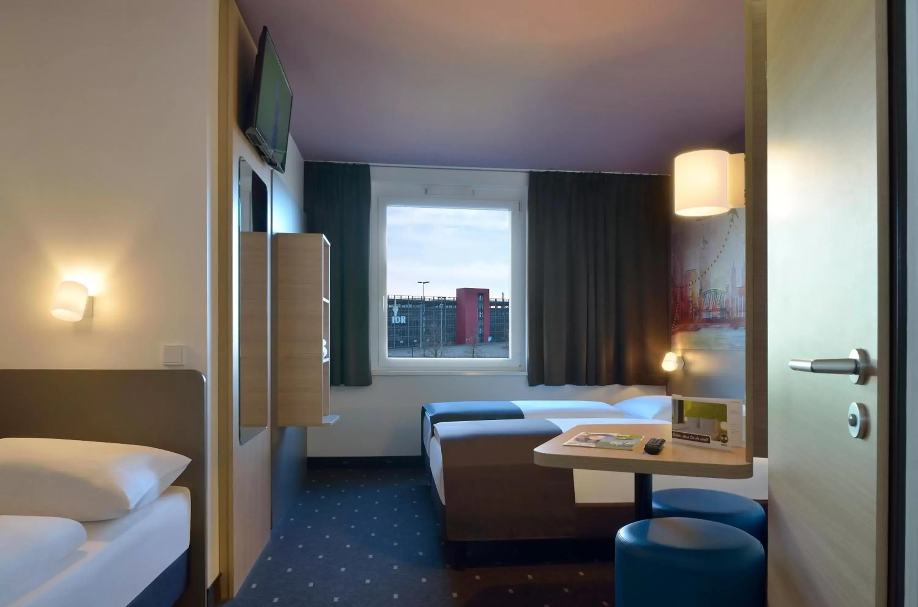 Photo of the whole room in B&B Hotel Düsseldorf-Airport